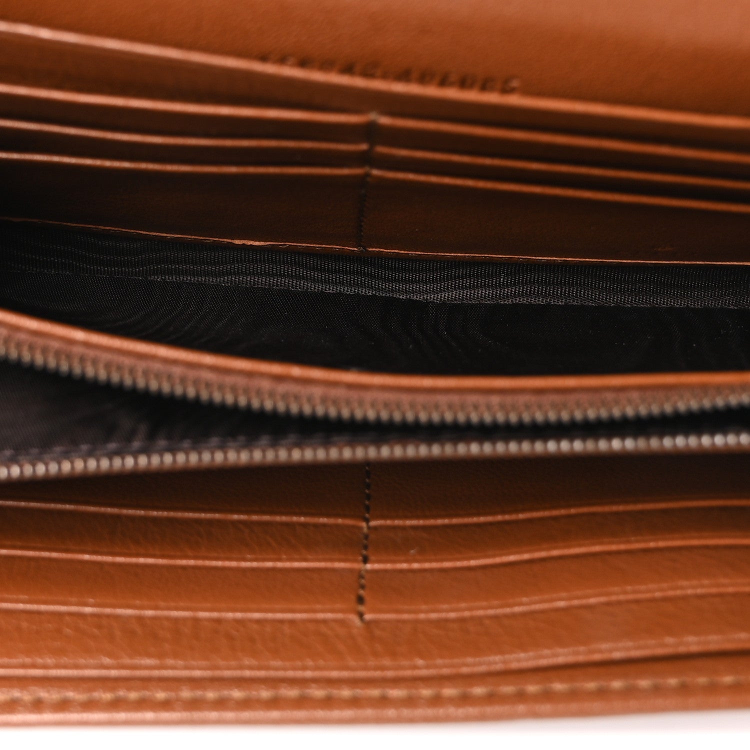 Wonka Grain Calfskin Diana Chain Wallet Cuir