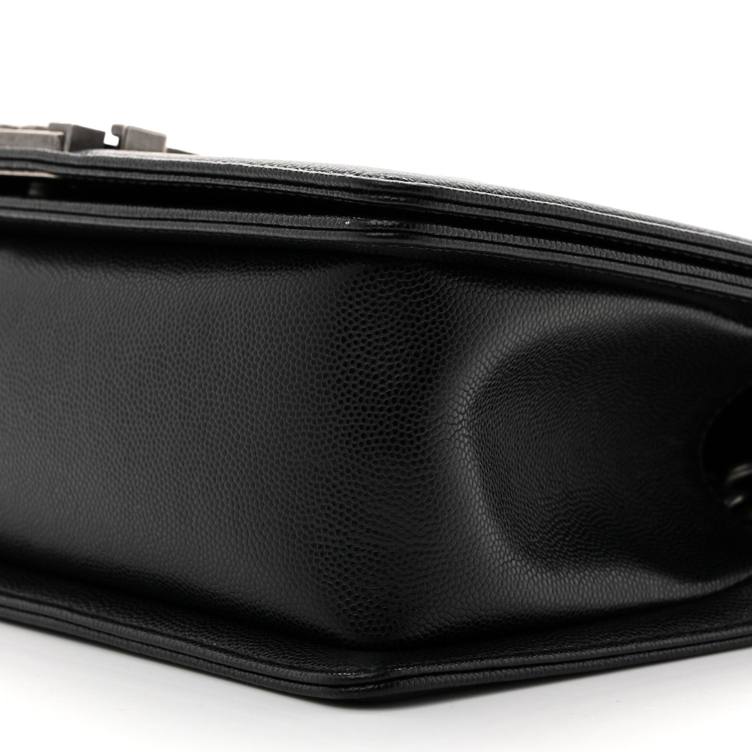 Caviar Quilted Medium Boy Flap Black