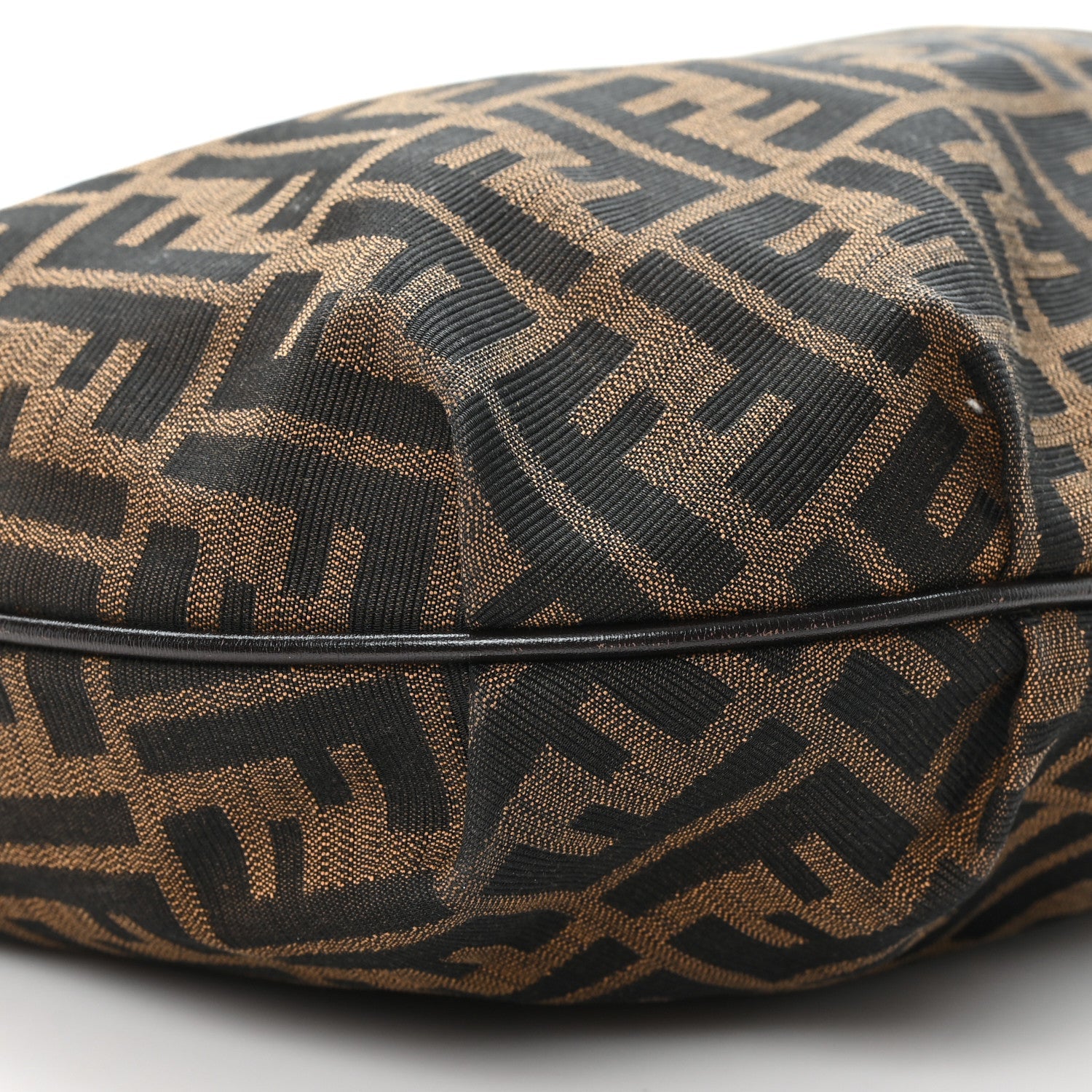 Zucca Small Chef Chain Hobo Tobacco