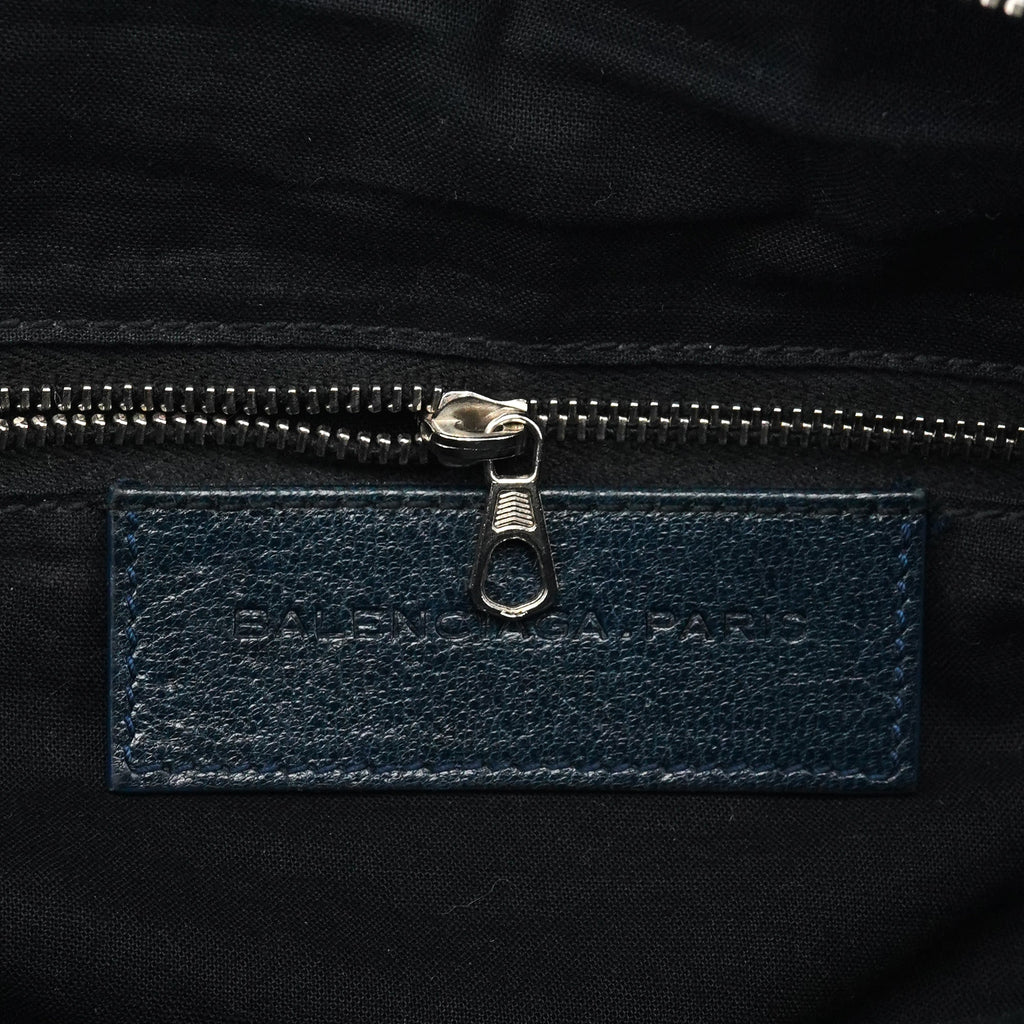 186340 Navy Leather Crest Logo Shoulder Bag