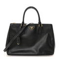Saffiano Lux Medium Galleria Double Zip Tote Black