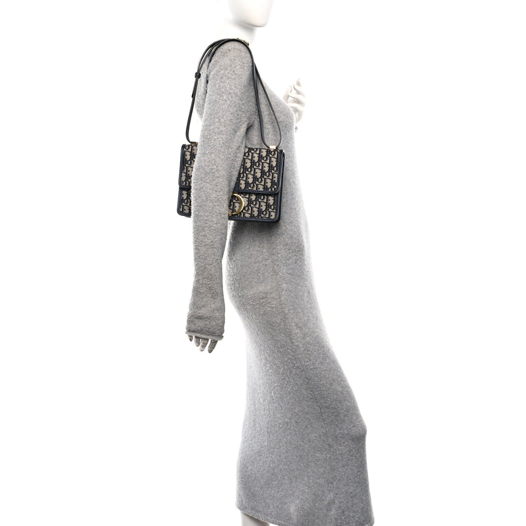 Oblique 30 Montaigne Flap Bag Blue
