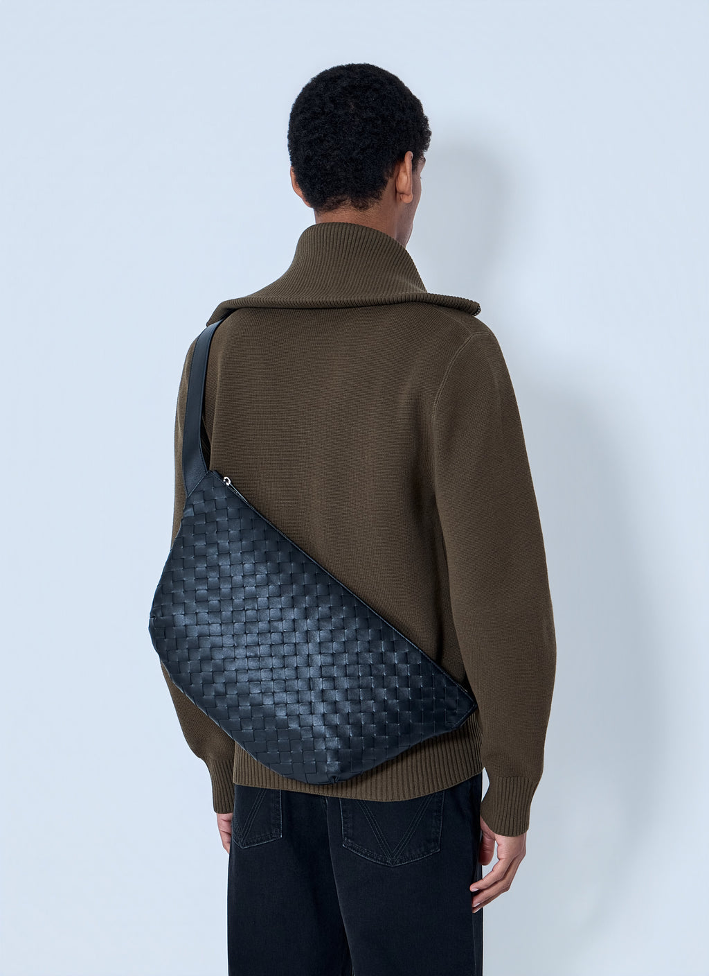 Bottega Veneta Men Intrecciato Leather Crossbody Bag