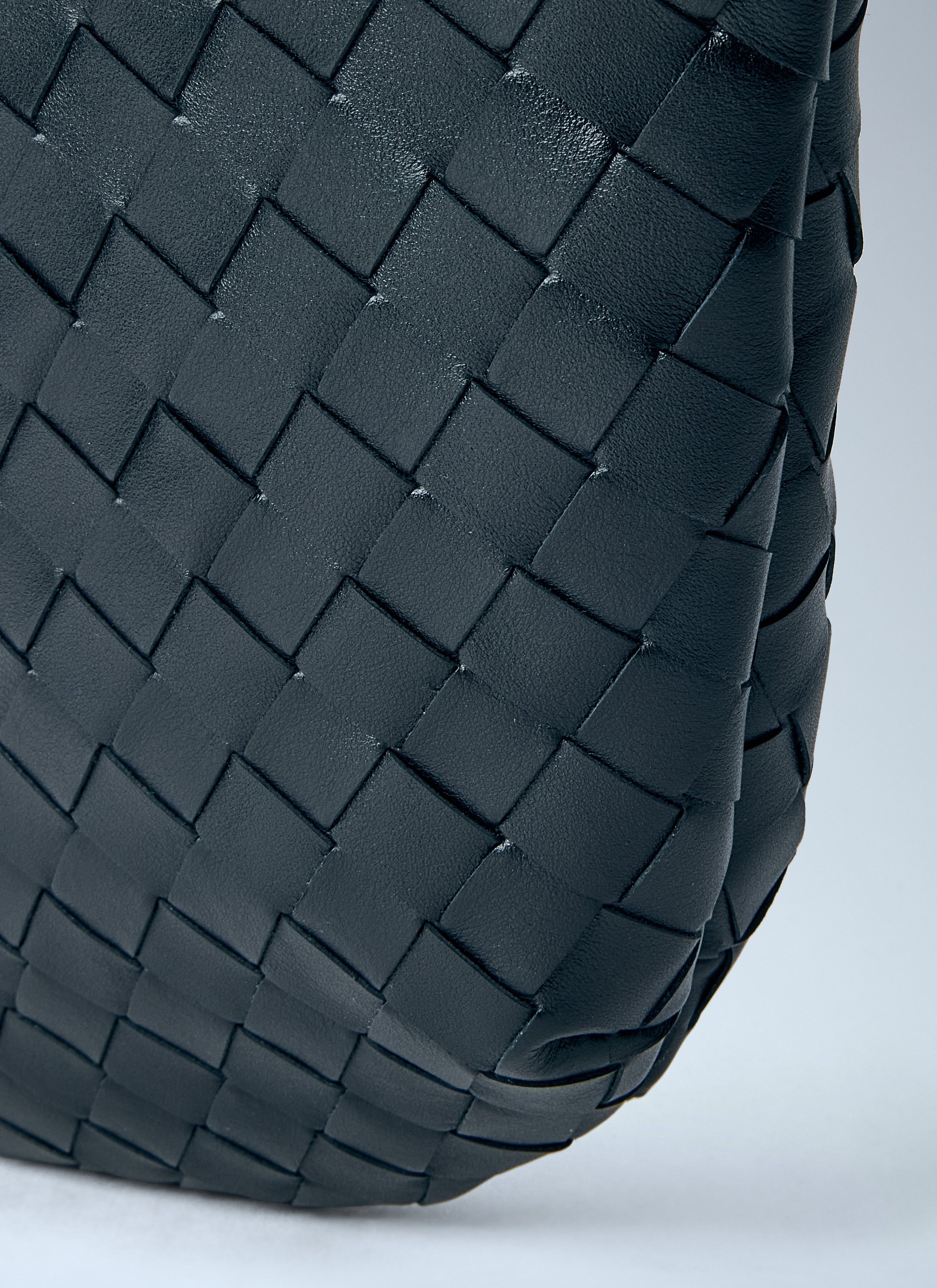 Bottega Veneta Men Intrecciato Leather Crossbody Bag