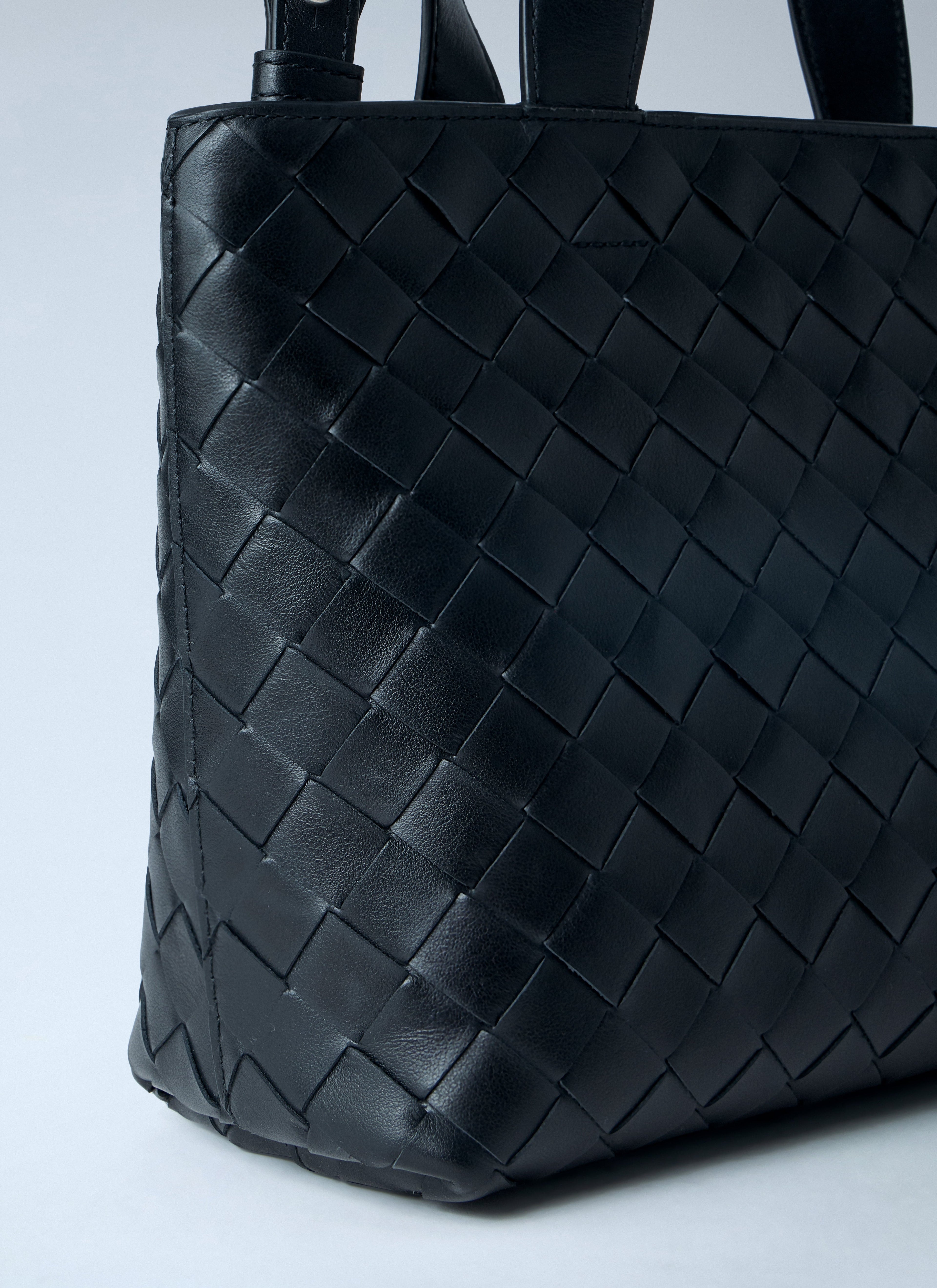Bottega Veneta Men Mini Intrecciato Zipped Tote Bag