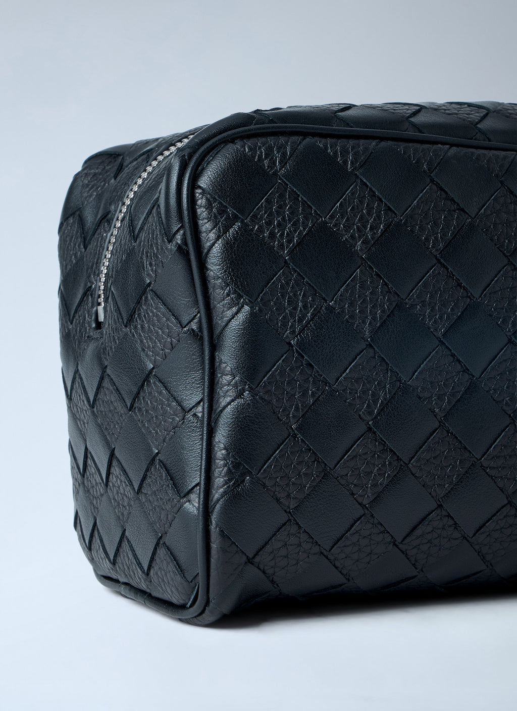 Bottega Veneta Men Intrecciato Travel Pouch
