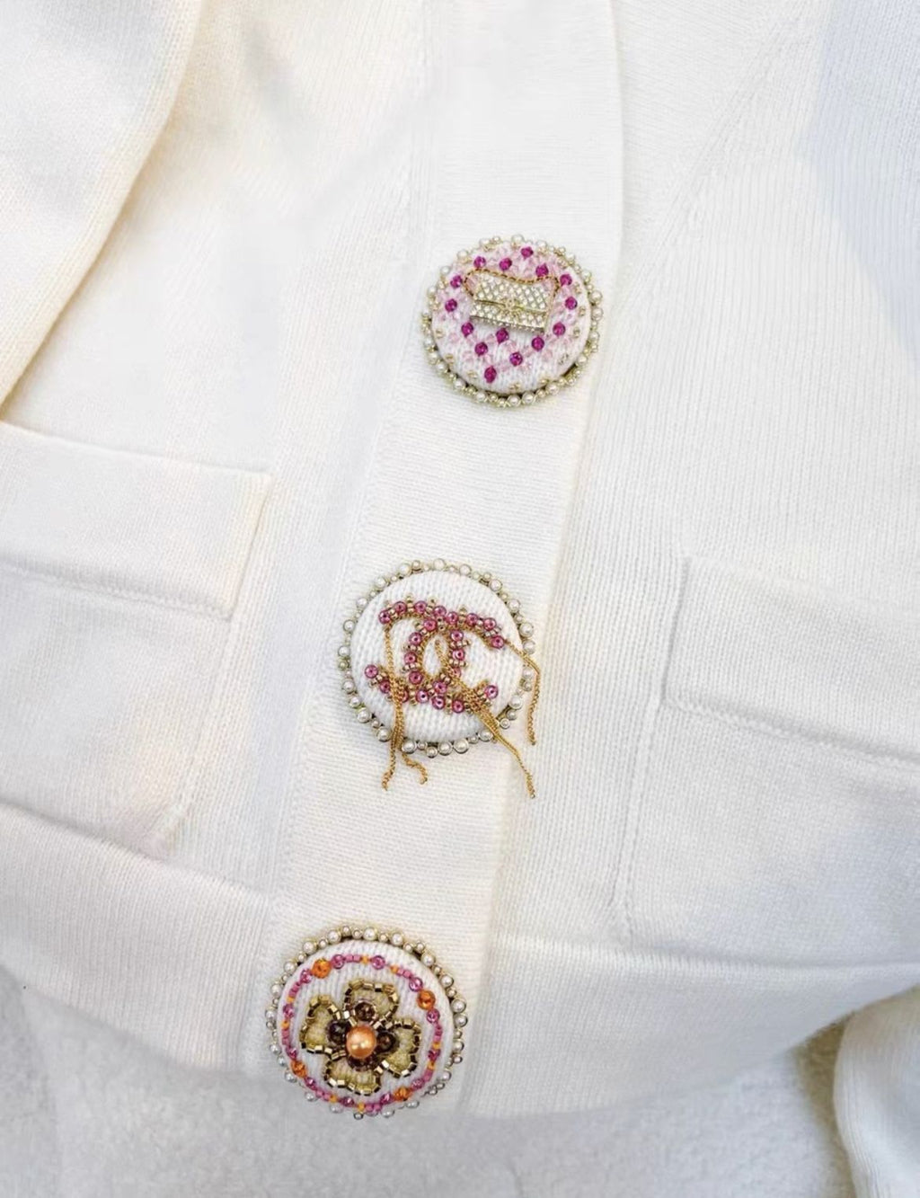 Chanel 22A off-white cashmere knitted cardigan