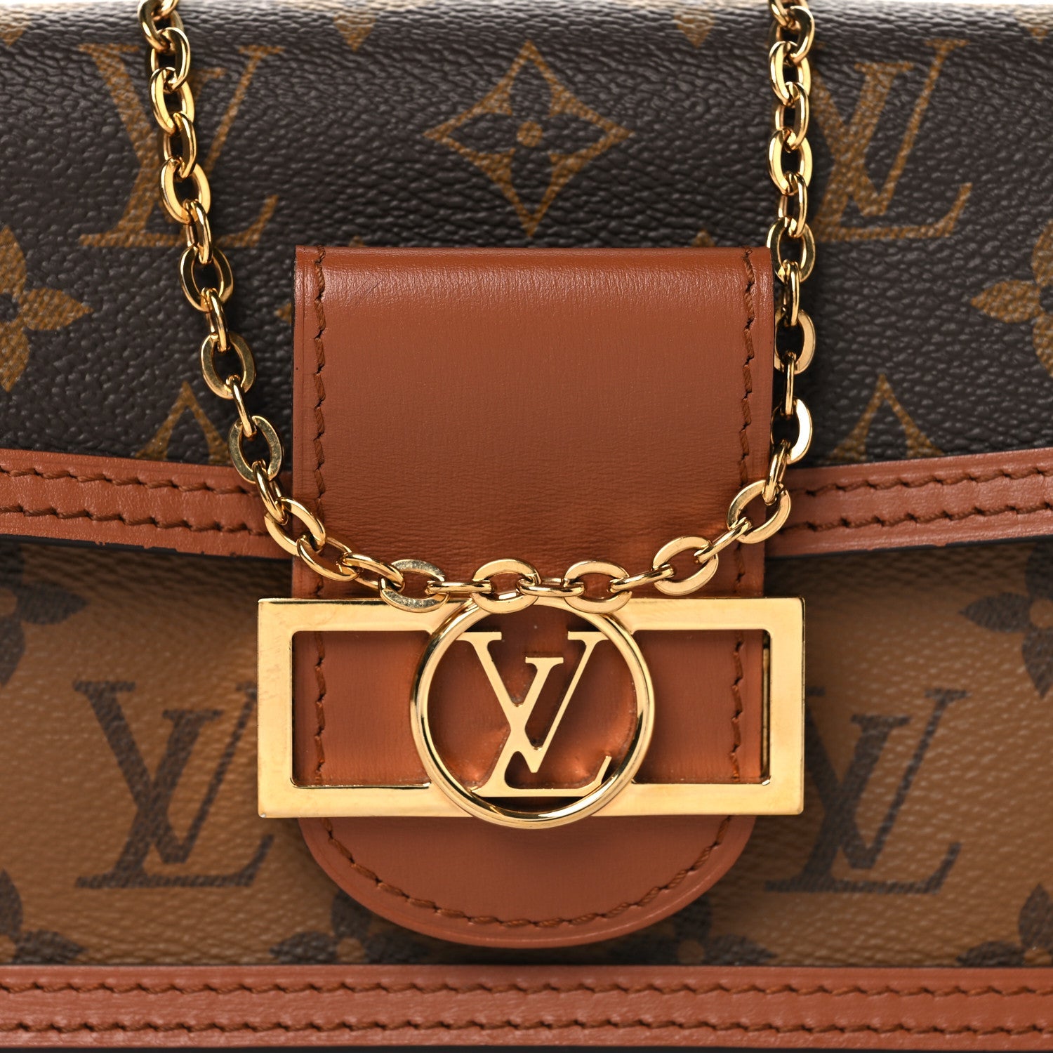 Reverse Monogram Dauphine Chain Wallet