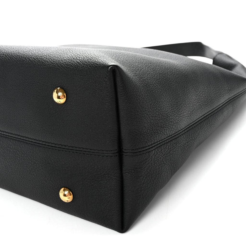 Grained Calfskin Low Key Hobo MM Black