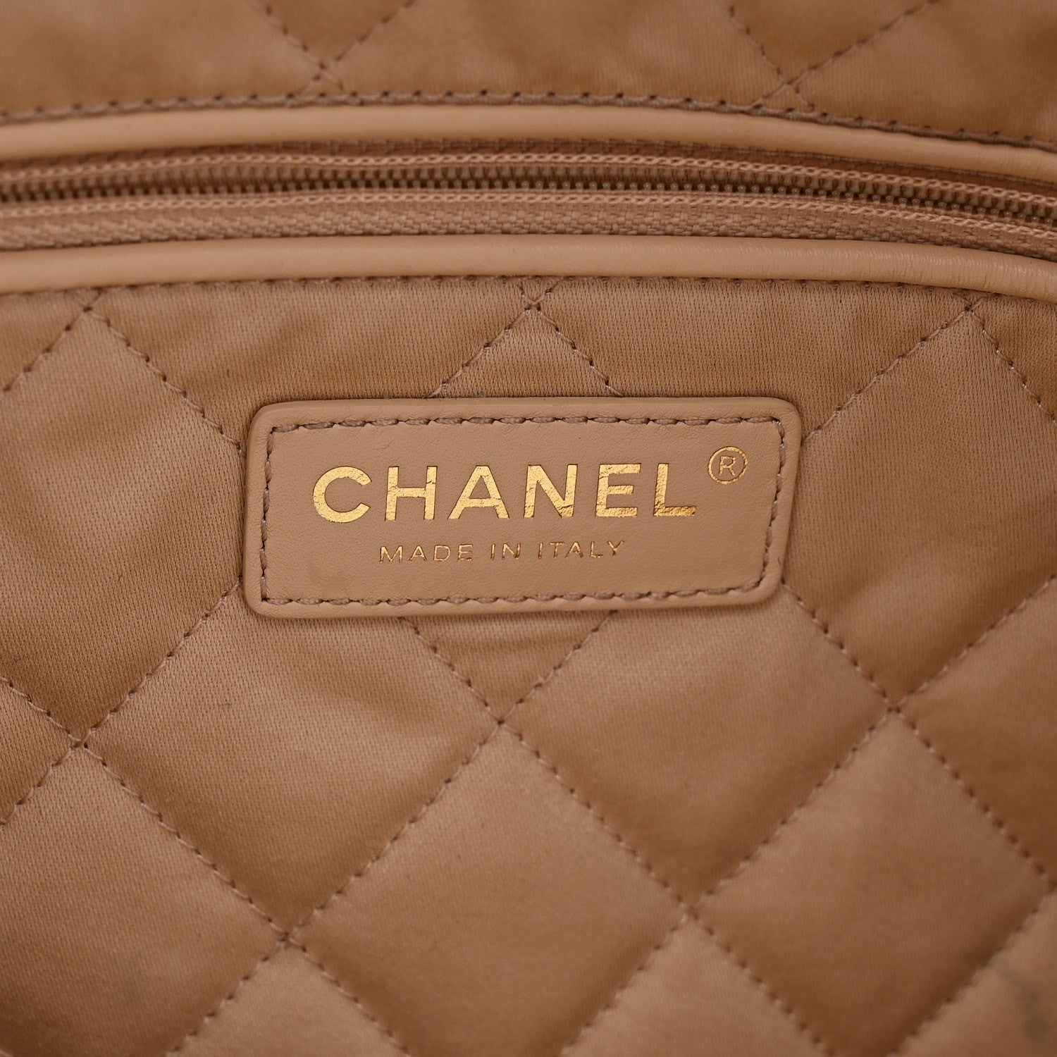 Shiny Calfskin Quilted Small Chanel 22 White