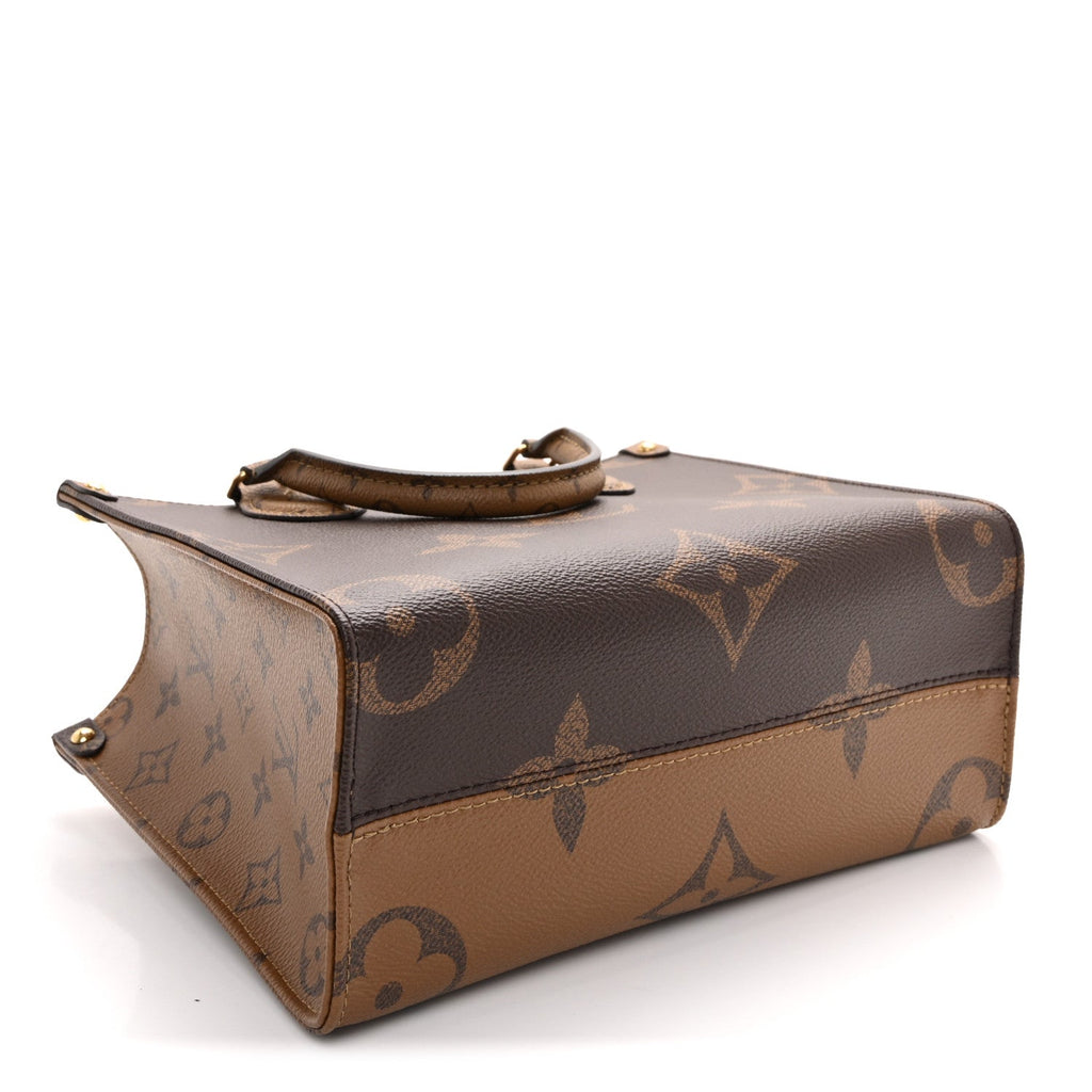 Reverse Monogram Giant Onthego PM