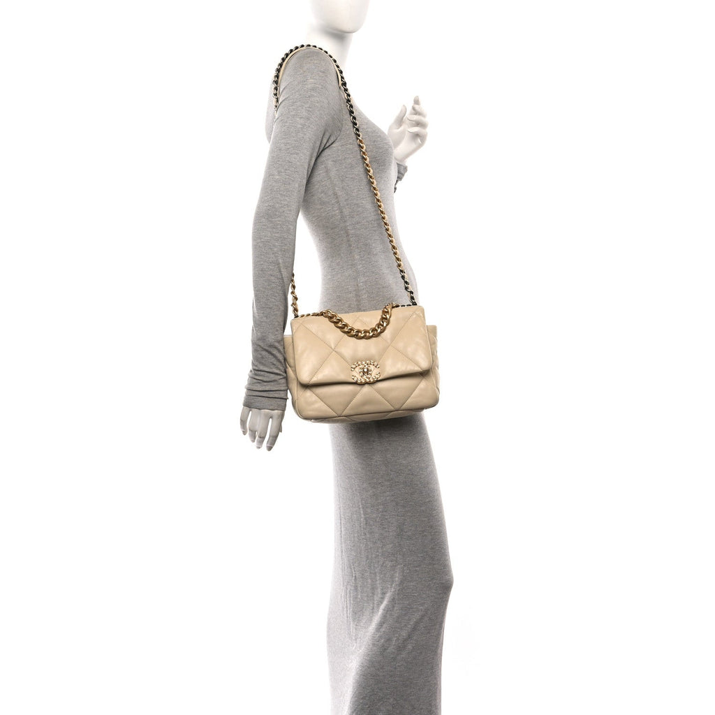 Lambskin Quilted Medium Chanel 19 Flap White White