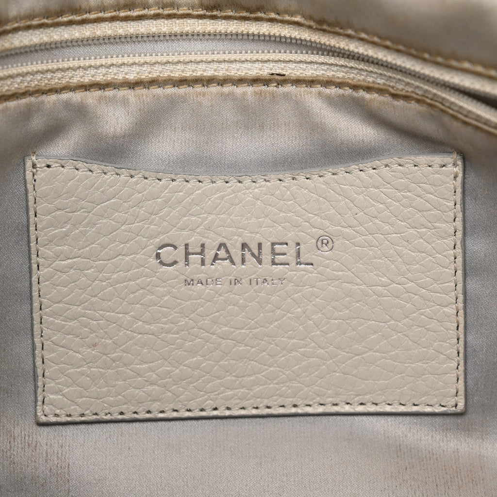 Glazed Calfskin XL On The Road Flap Light Grey