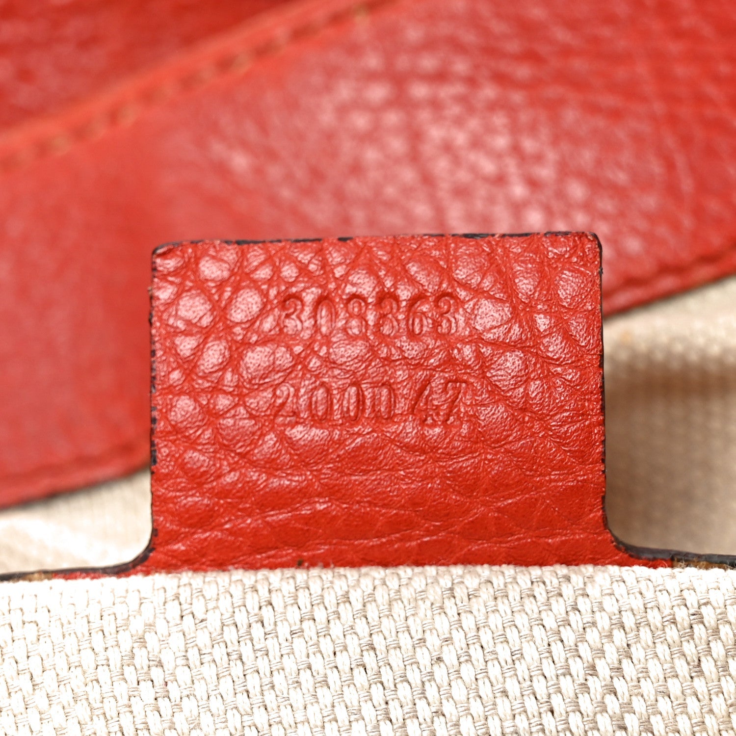 Pebbled Calfskin Medium Soho Chain Shoulder Bag Tabasco Red