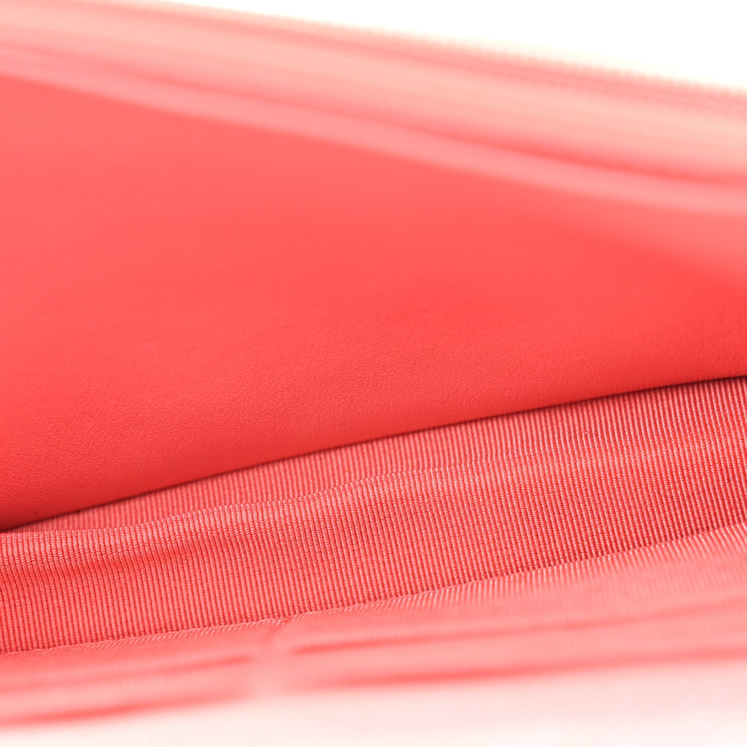 Caviar Quilted Wallet on Chain WOC Pink