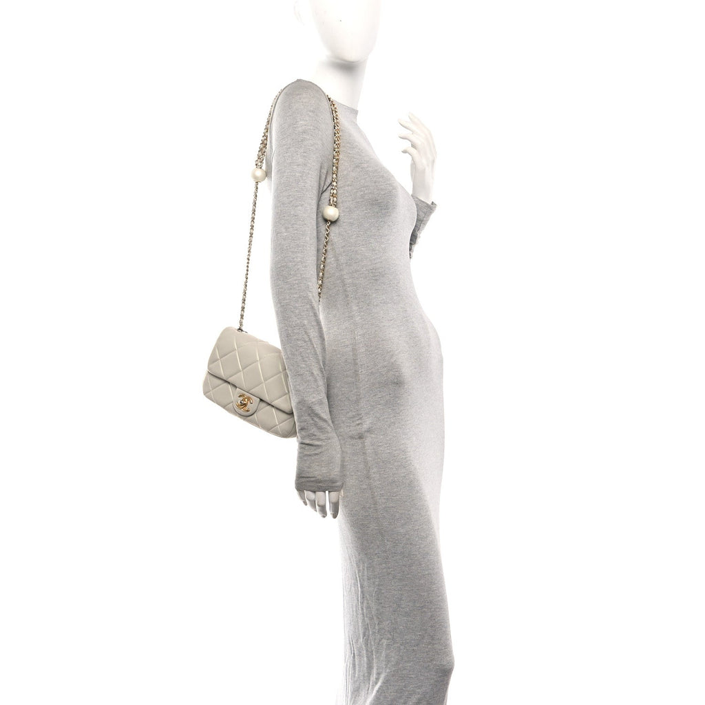 Pearly Lambskin Quilted Pearl Small Flap Light Grey