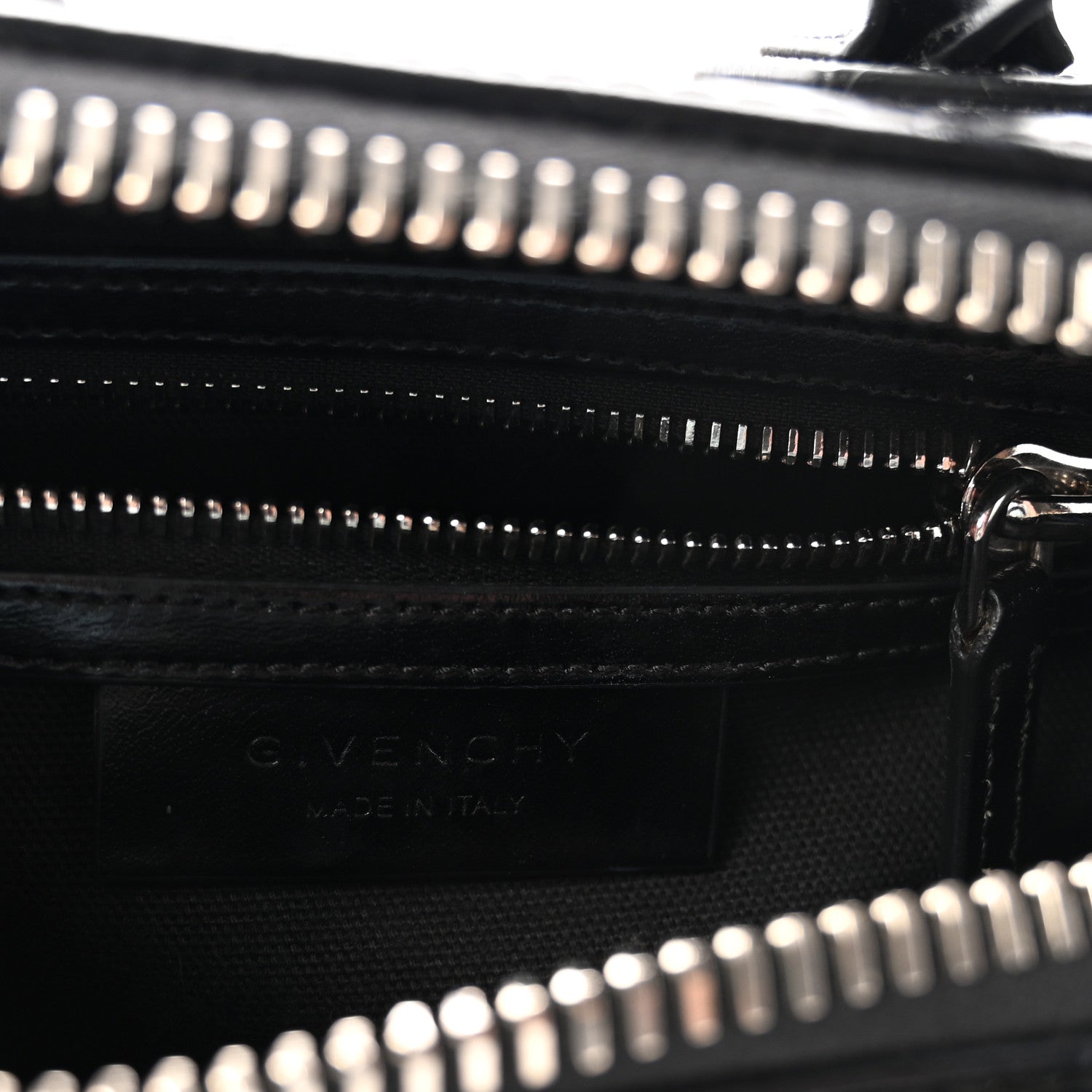 Shiny Lord Calfskin Mini Antigona Black