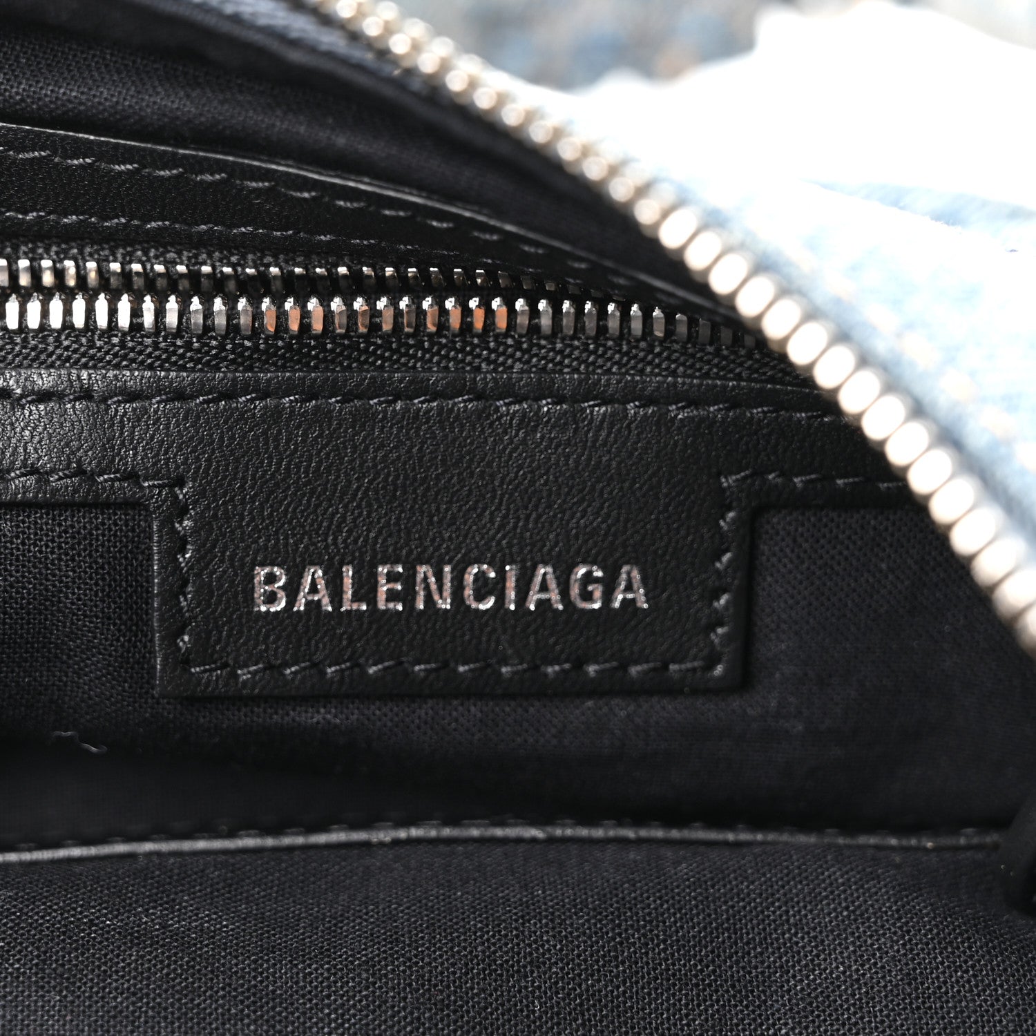 Washed Frayed Denim Crystal Small Le Cagole Shoulder Bag Blue