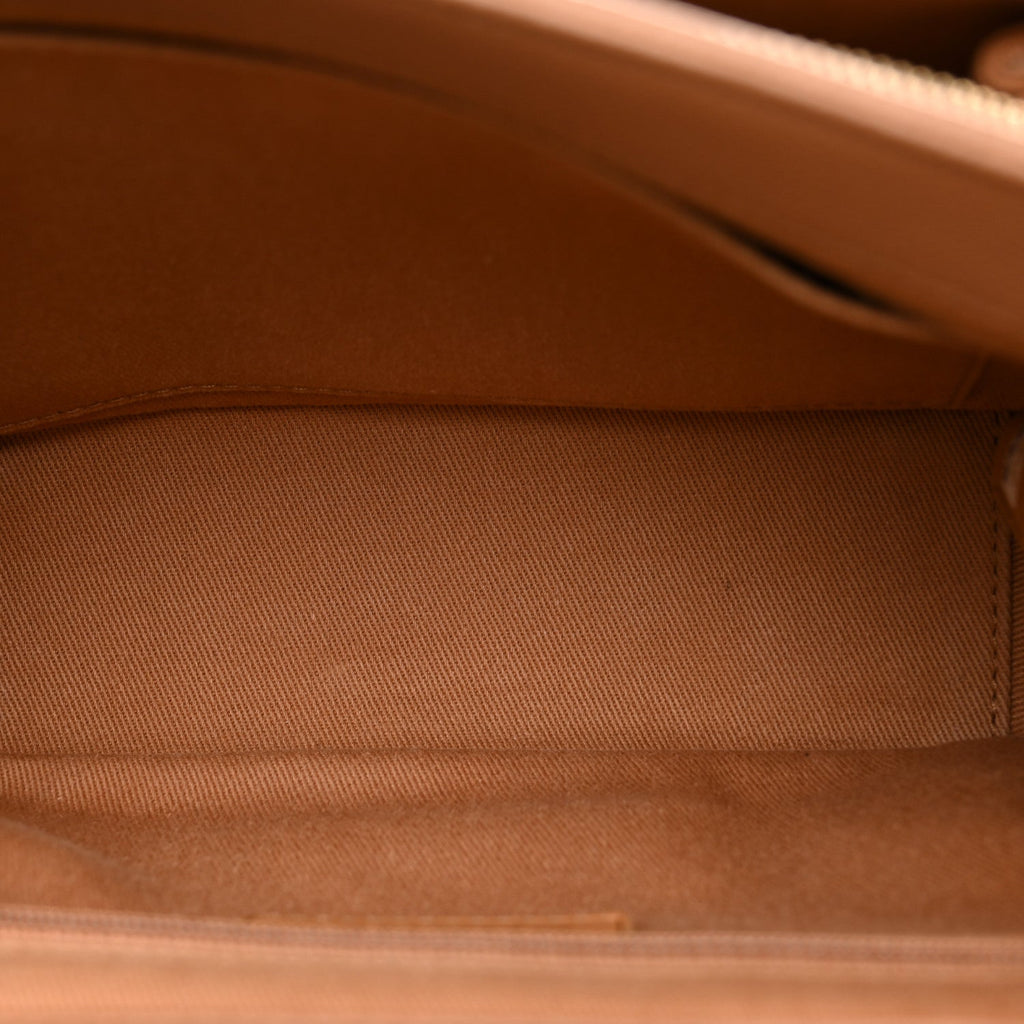Caviar Quilted Medium Business Affinity Flap Brown
