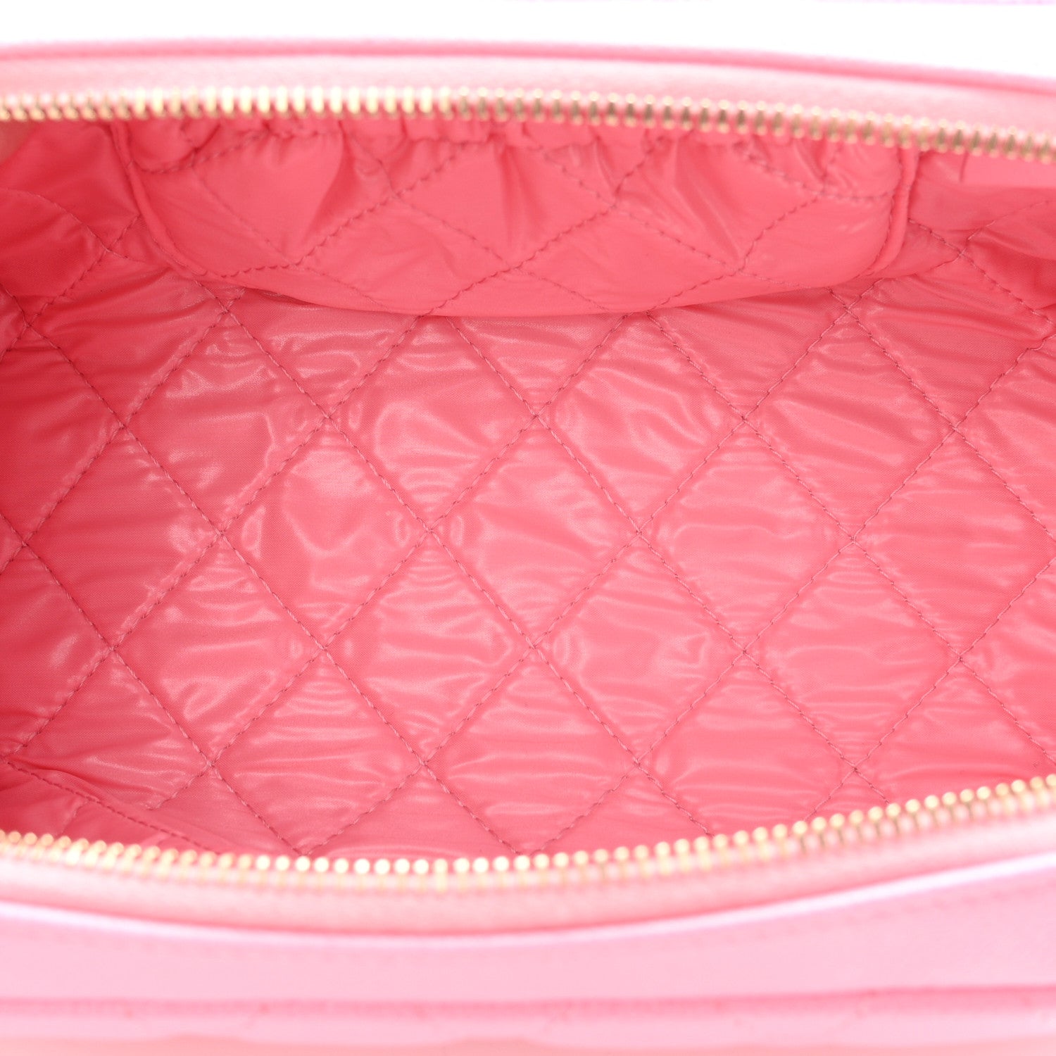 Caviar Quilted Toiletry Case With Chain Pink