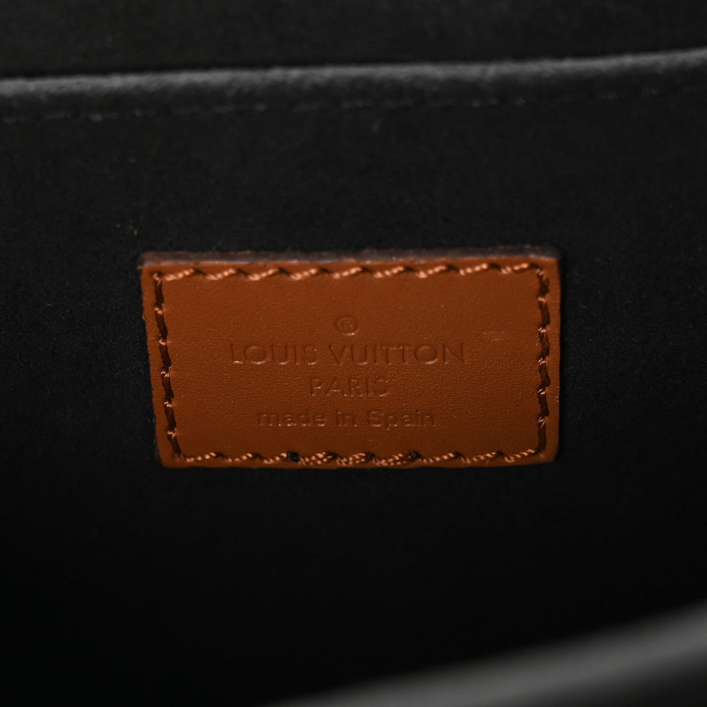 Reverse Monogram Dauphine MM