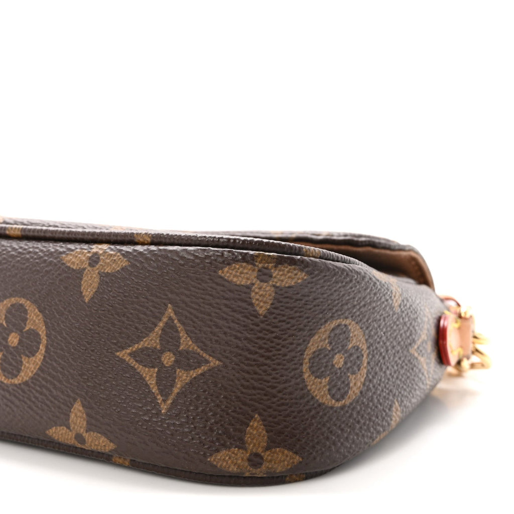 Monogram Ivy Wallet On Chain