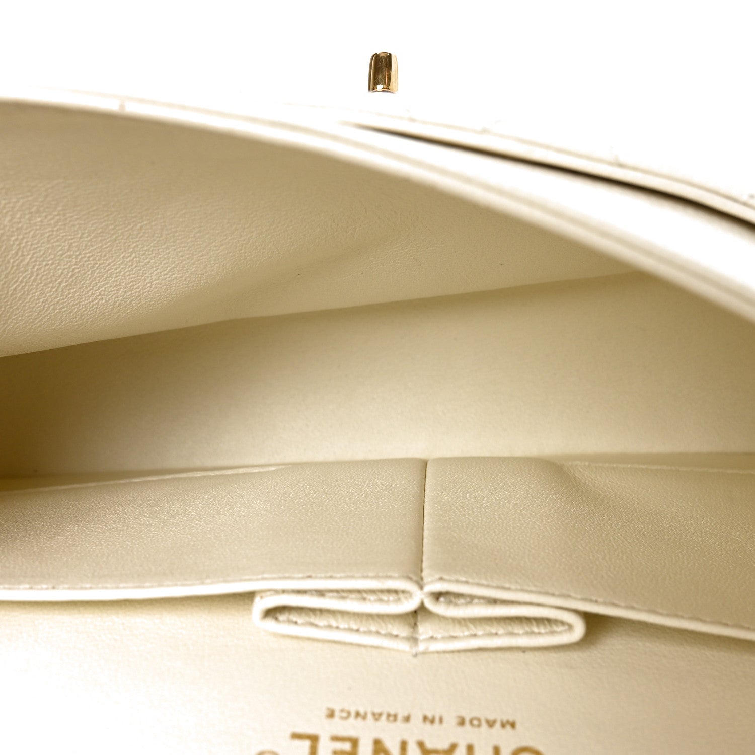 Caviar Quilted Medium Double Flap White