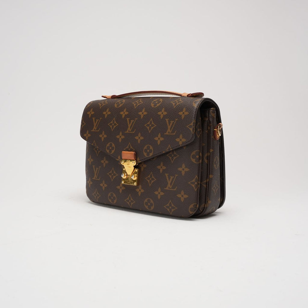 Louis Vuitton Pochette Métis Monogram Canvas 2022