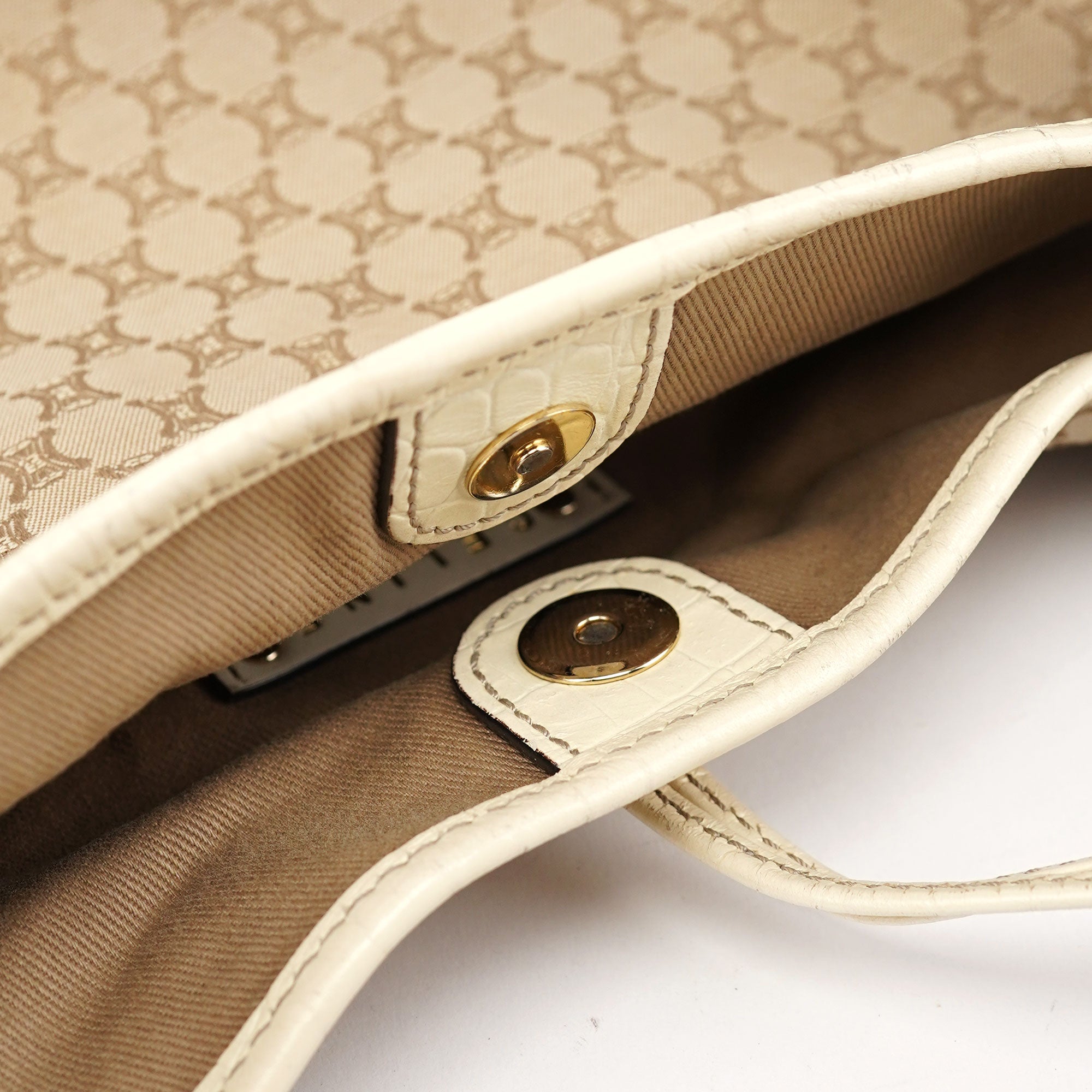 Beige Bittersweet Triomphe Hobo Bag