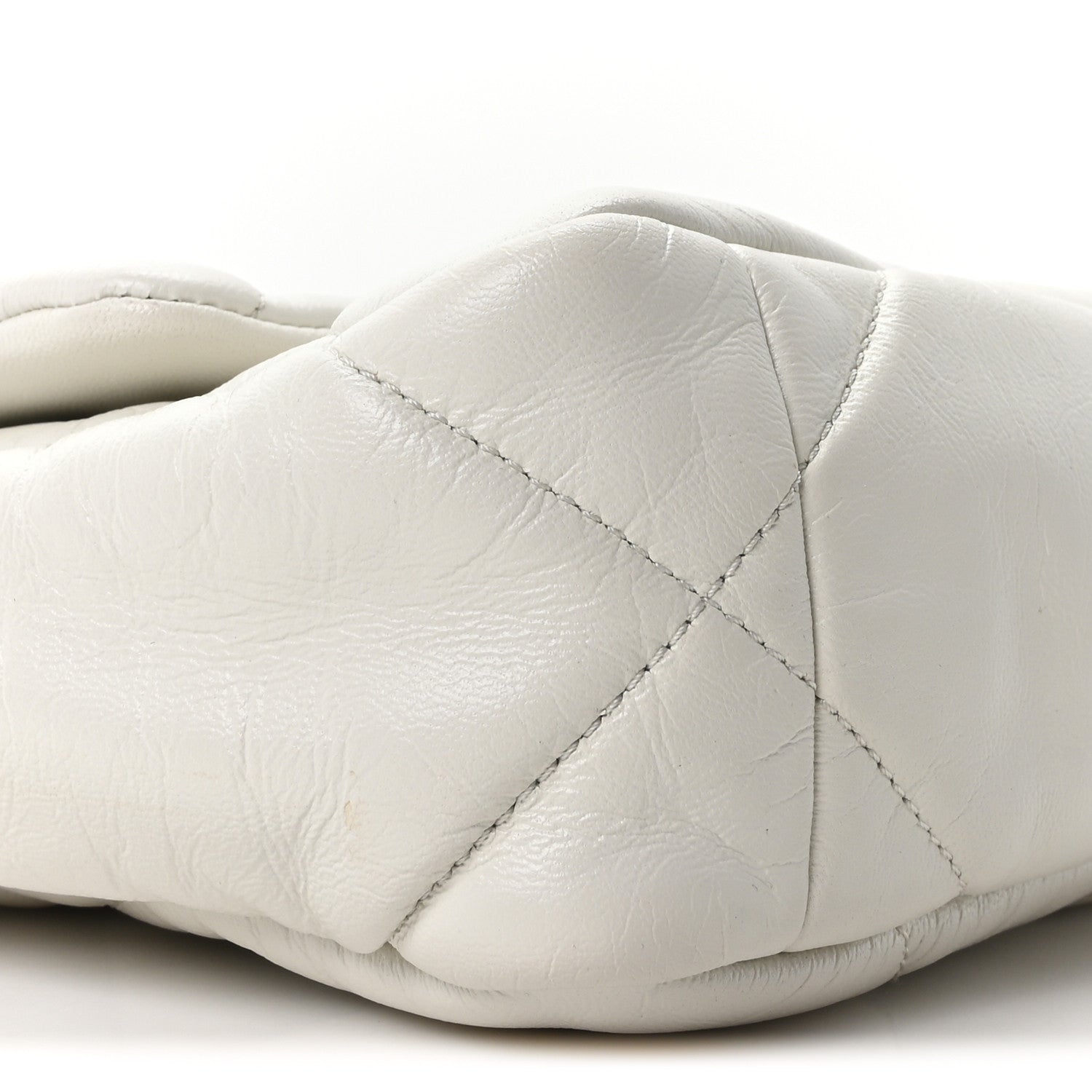 Lambskin Quilted Medium Chanel 19 Flap White