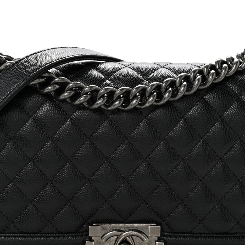 Caviar Quilted Medium Boy Flap Black