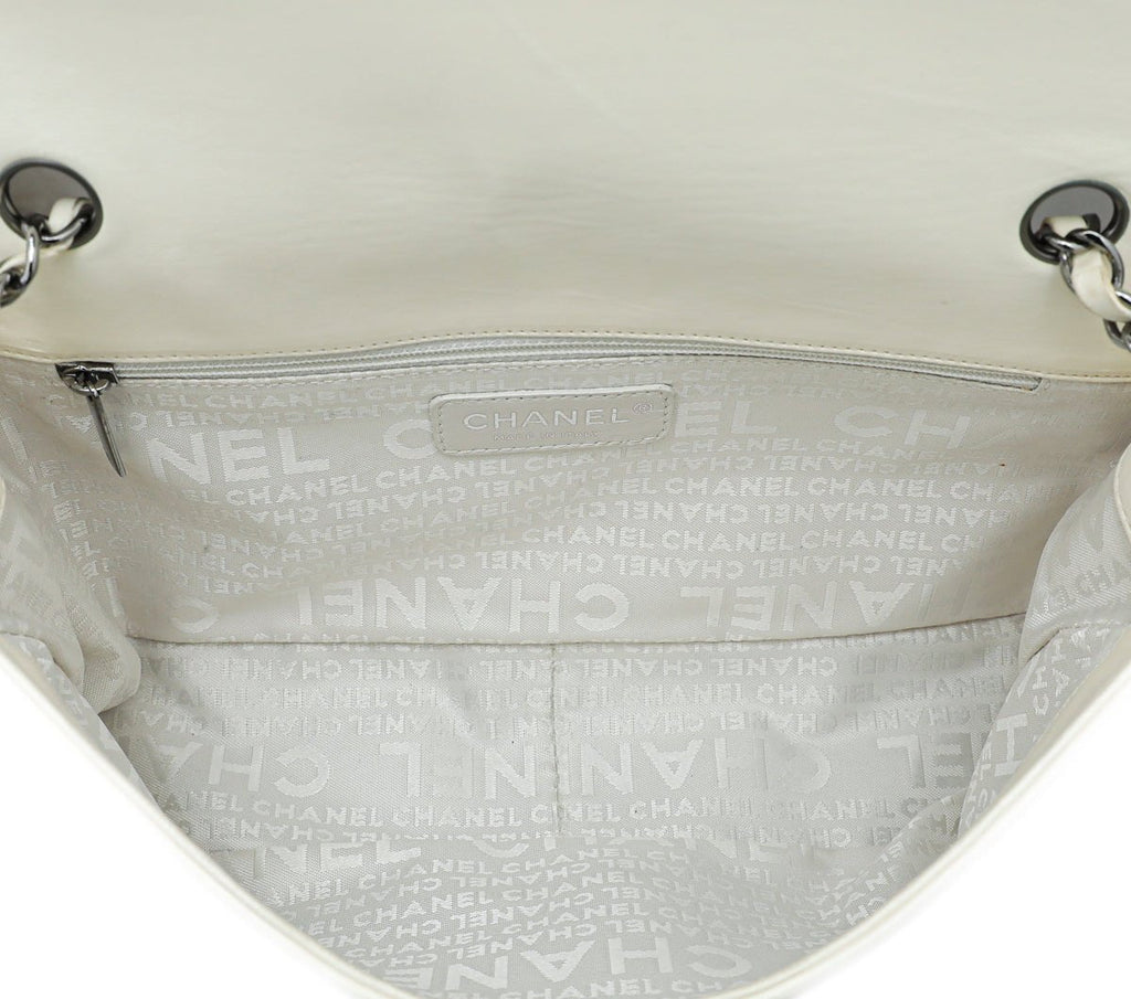 Chanel Bicolor Chocolate Bar Kiss Lock Flap Medium Bag