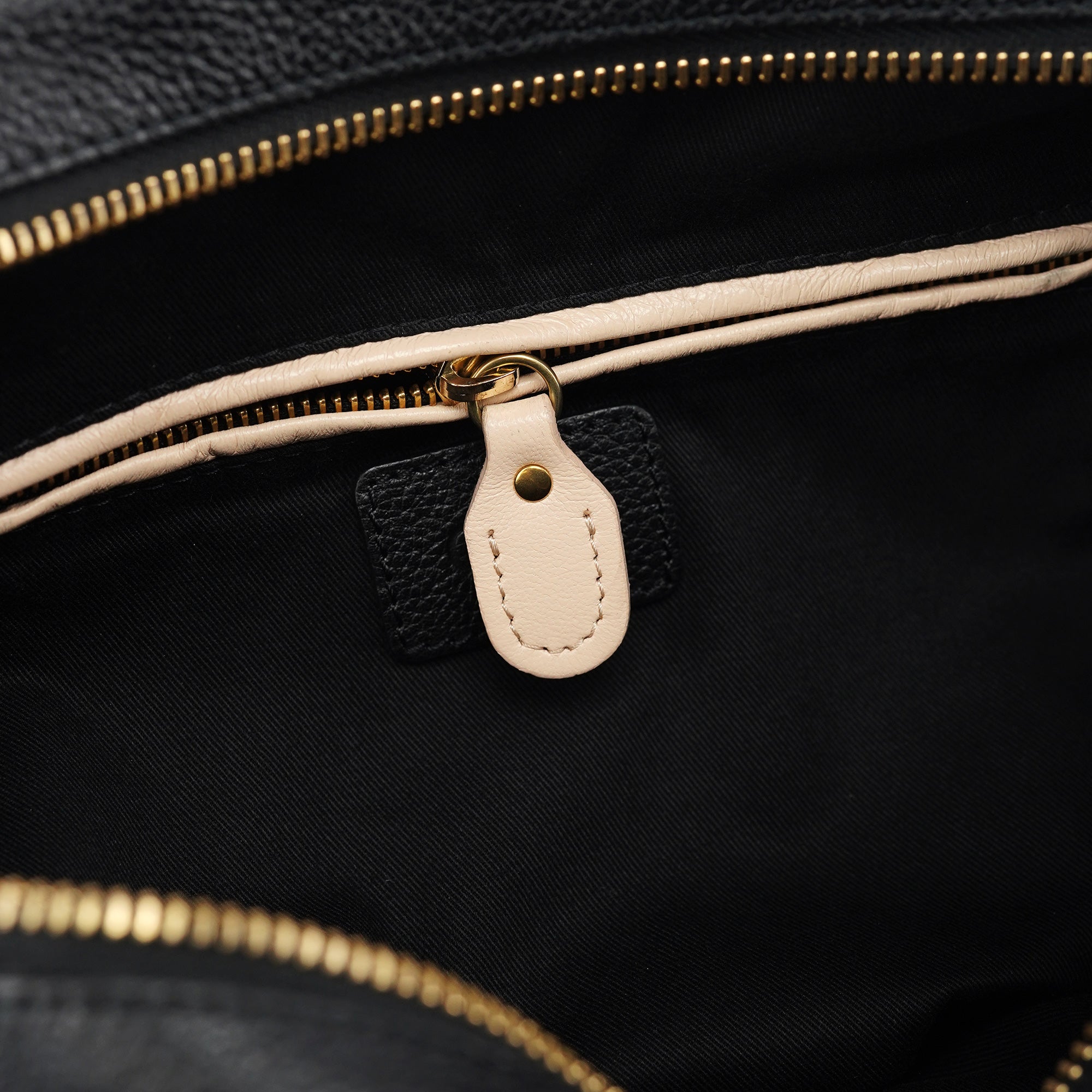 Black Leather Paraty 2-Way Bag