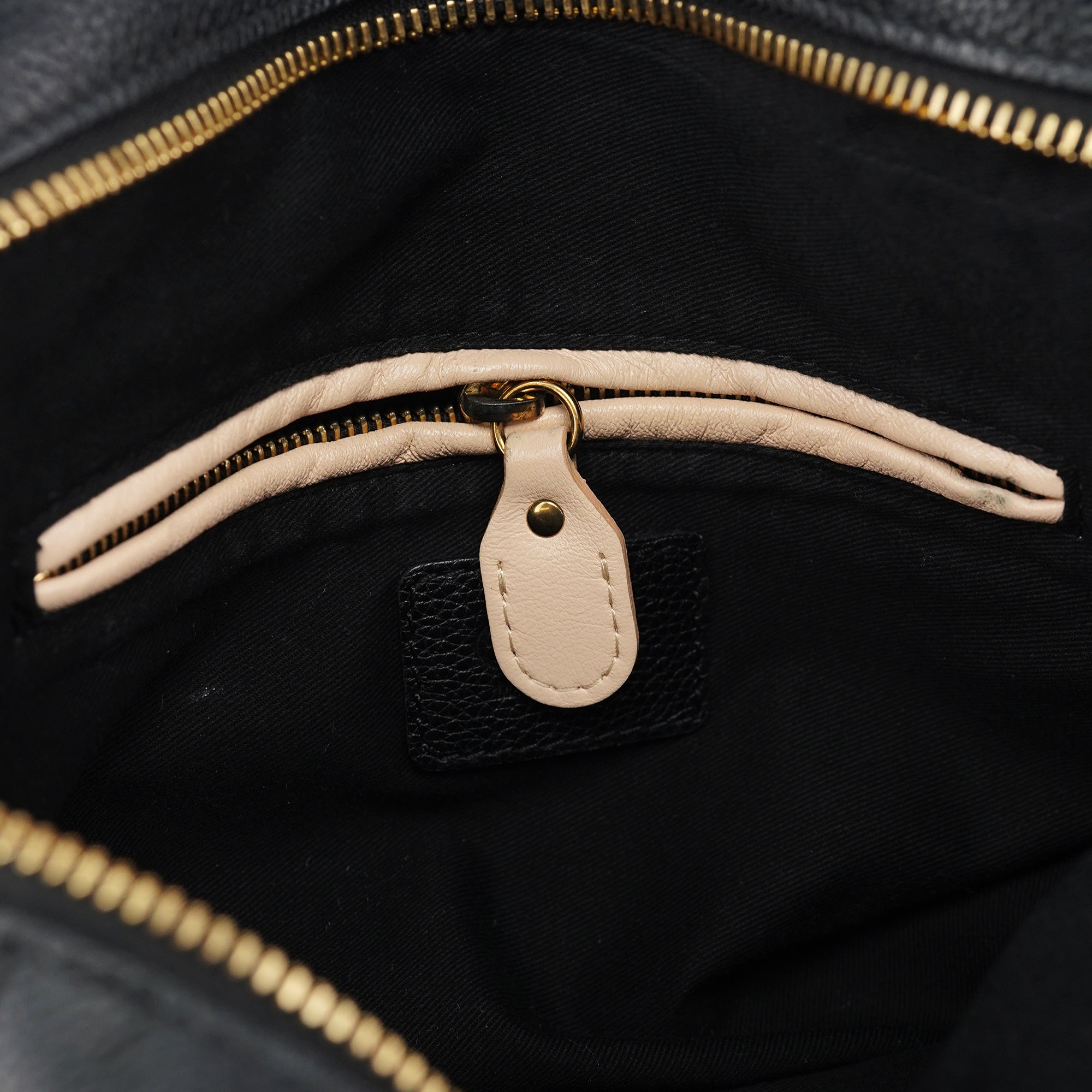 Black Leather Paraty 2-Way Bag