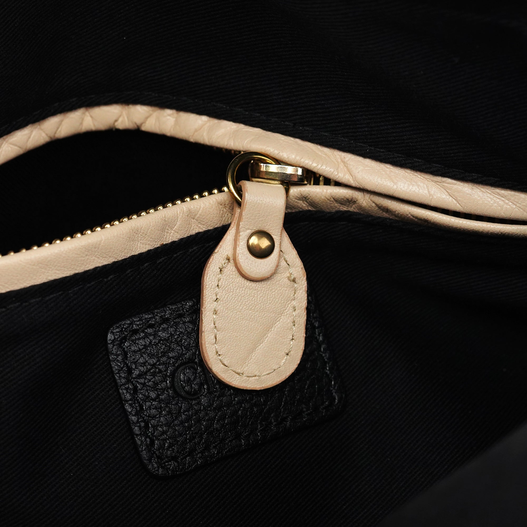Black Leather Paraty 2-Way Bag