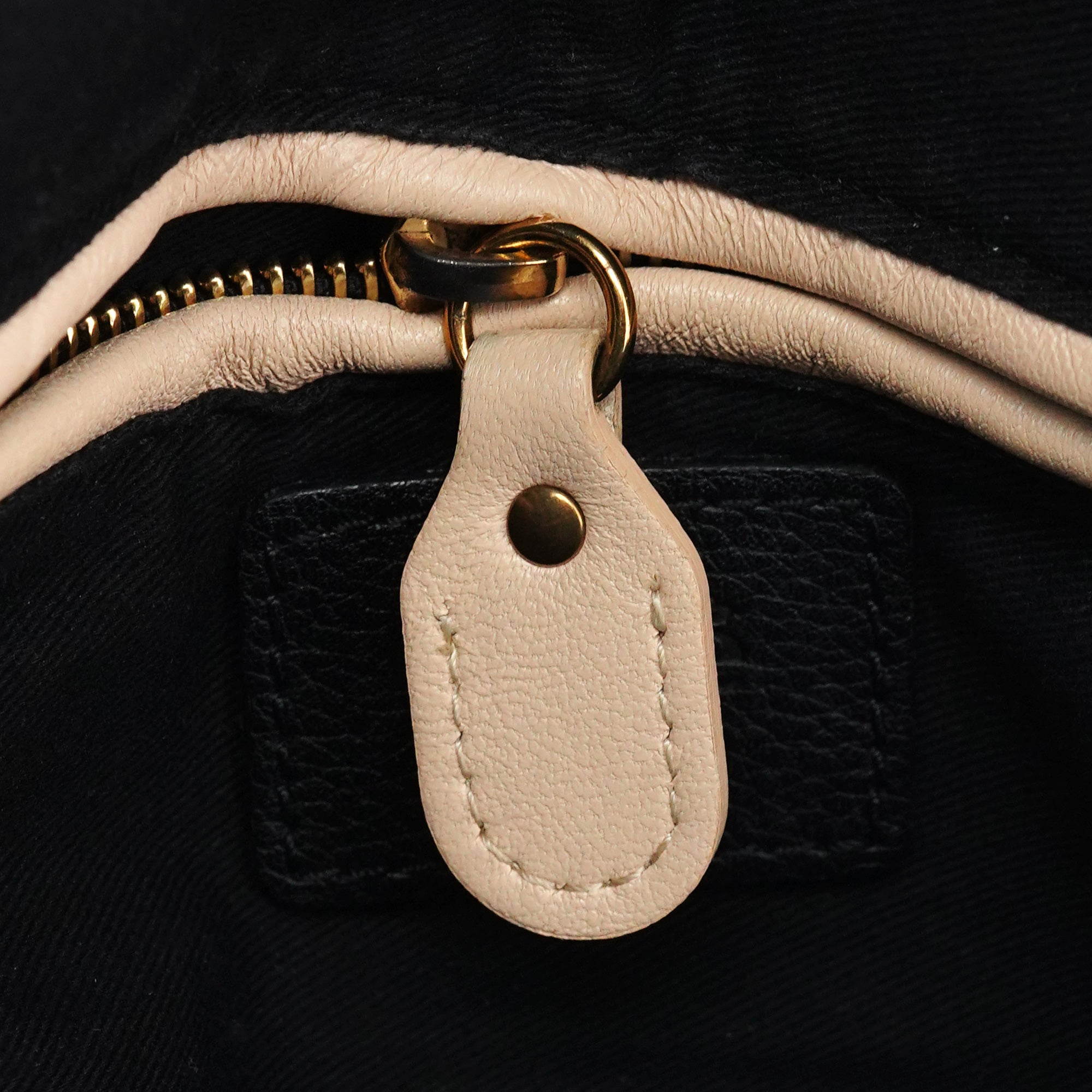 Black Leather Paraty 2-Way Bag