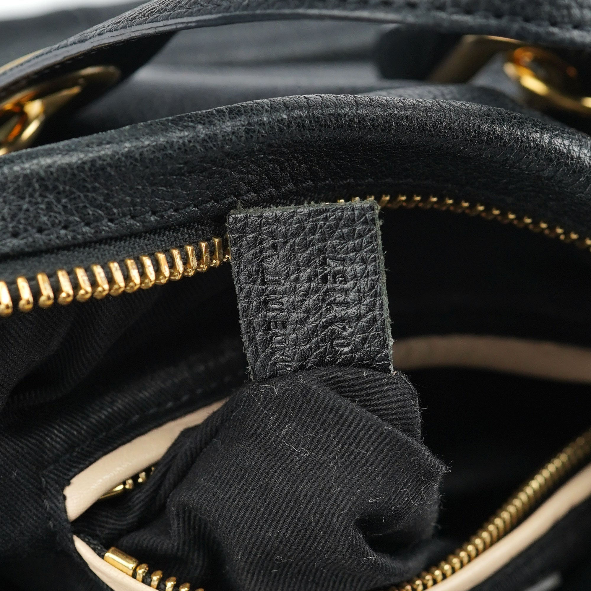 Black Leather Paraty 2-Way Shoulder Bag