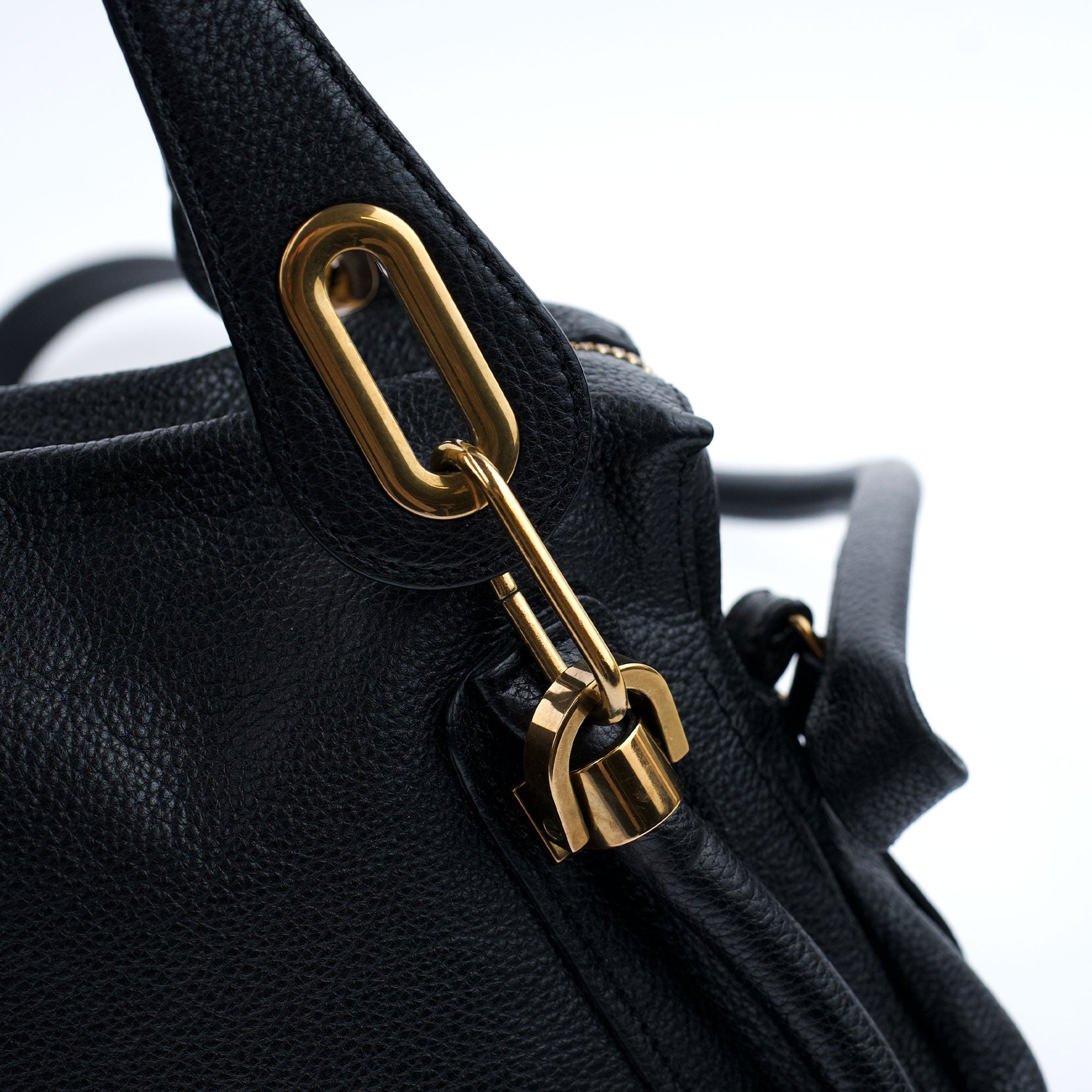 Black Leather Paraty 2-Way Shoulder Bag
