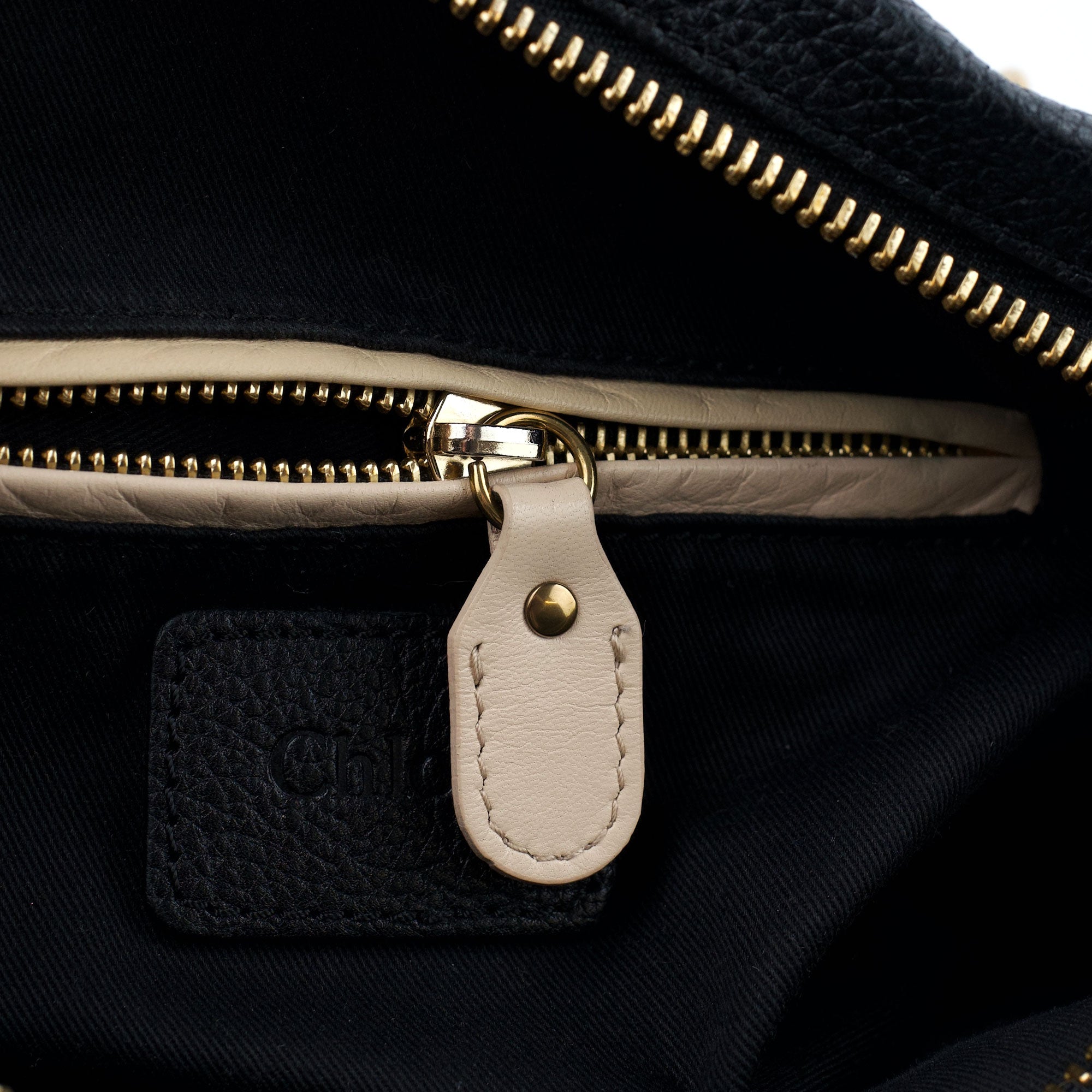 Black Leather Paraty 2-Way Shoulder Bag
