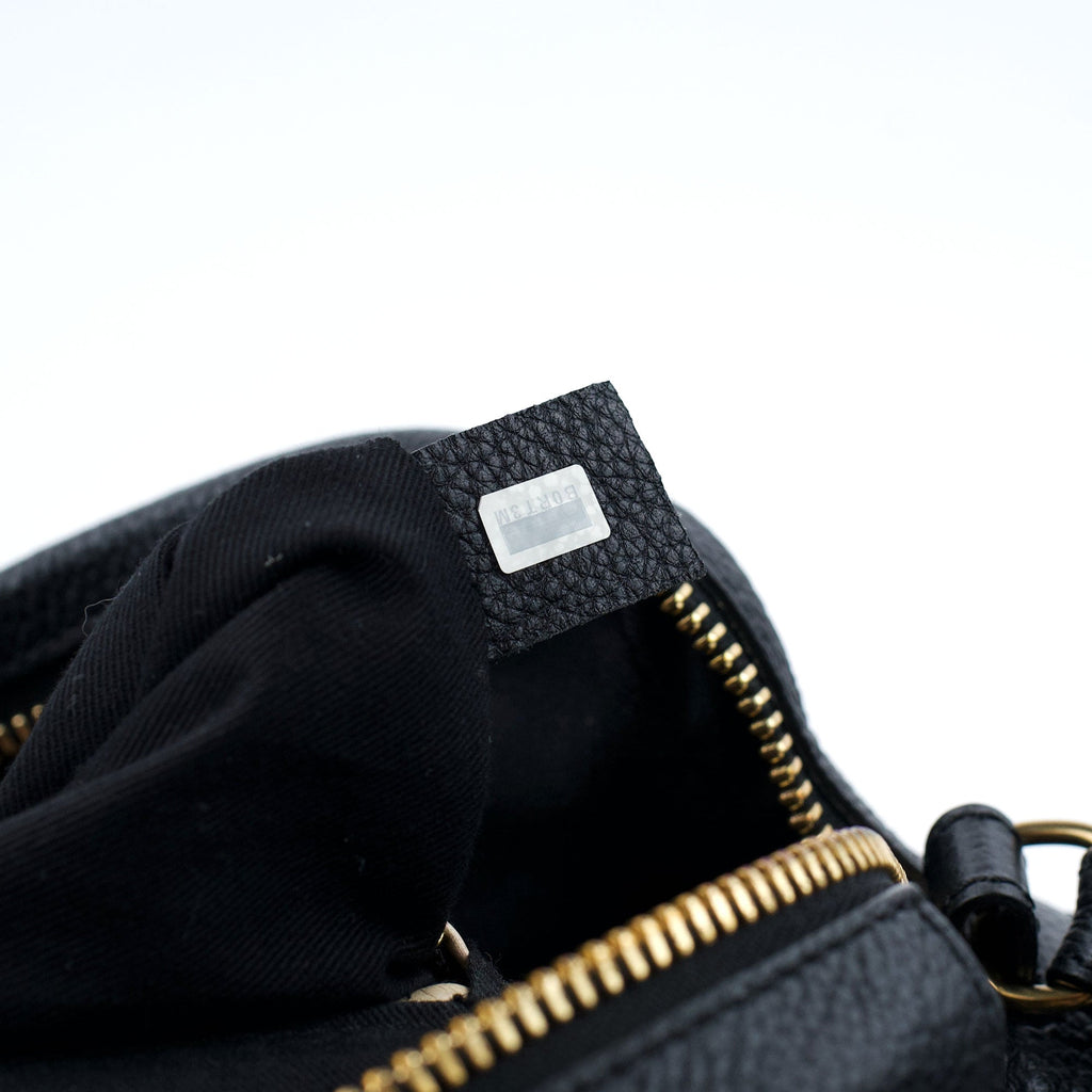 Black Leather Paraty 2-Way Shoulder Bag