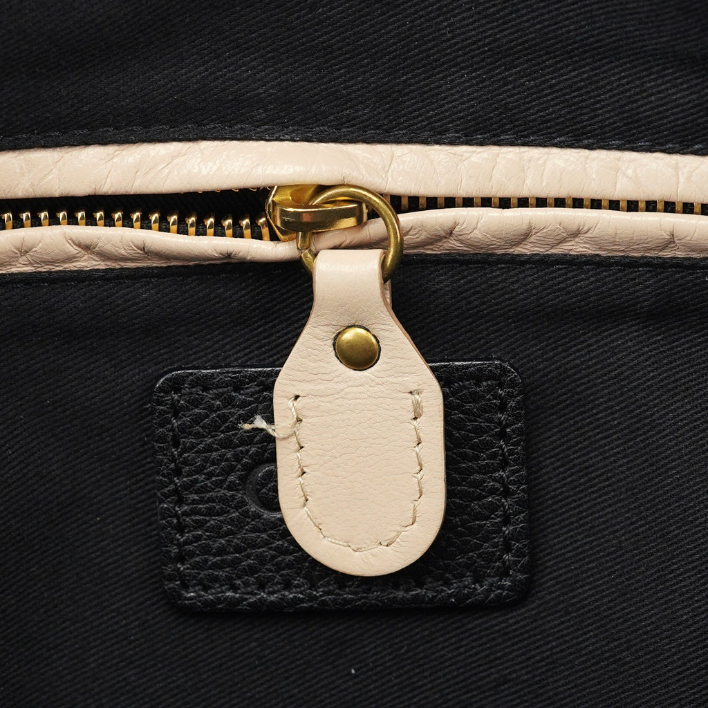 Black Leather Paraty 2-Way Shoulder Bag