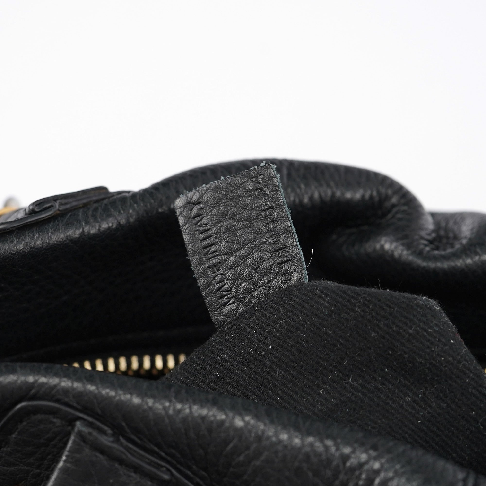 Black Leather Paraty 2-Way Shoulder Bag
