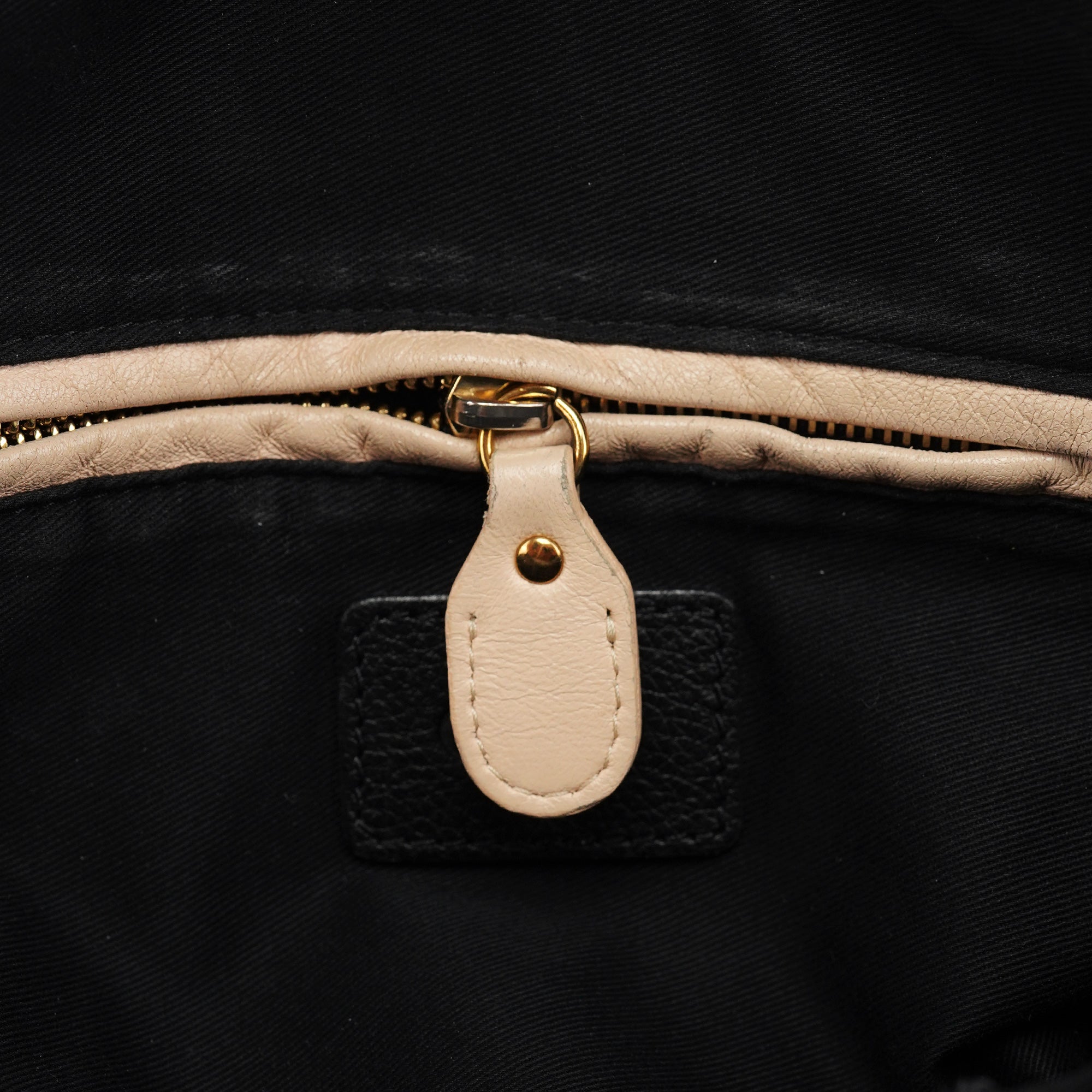 Black Leather Paraty 2-Way Shoulder Bag