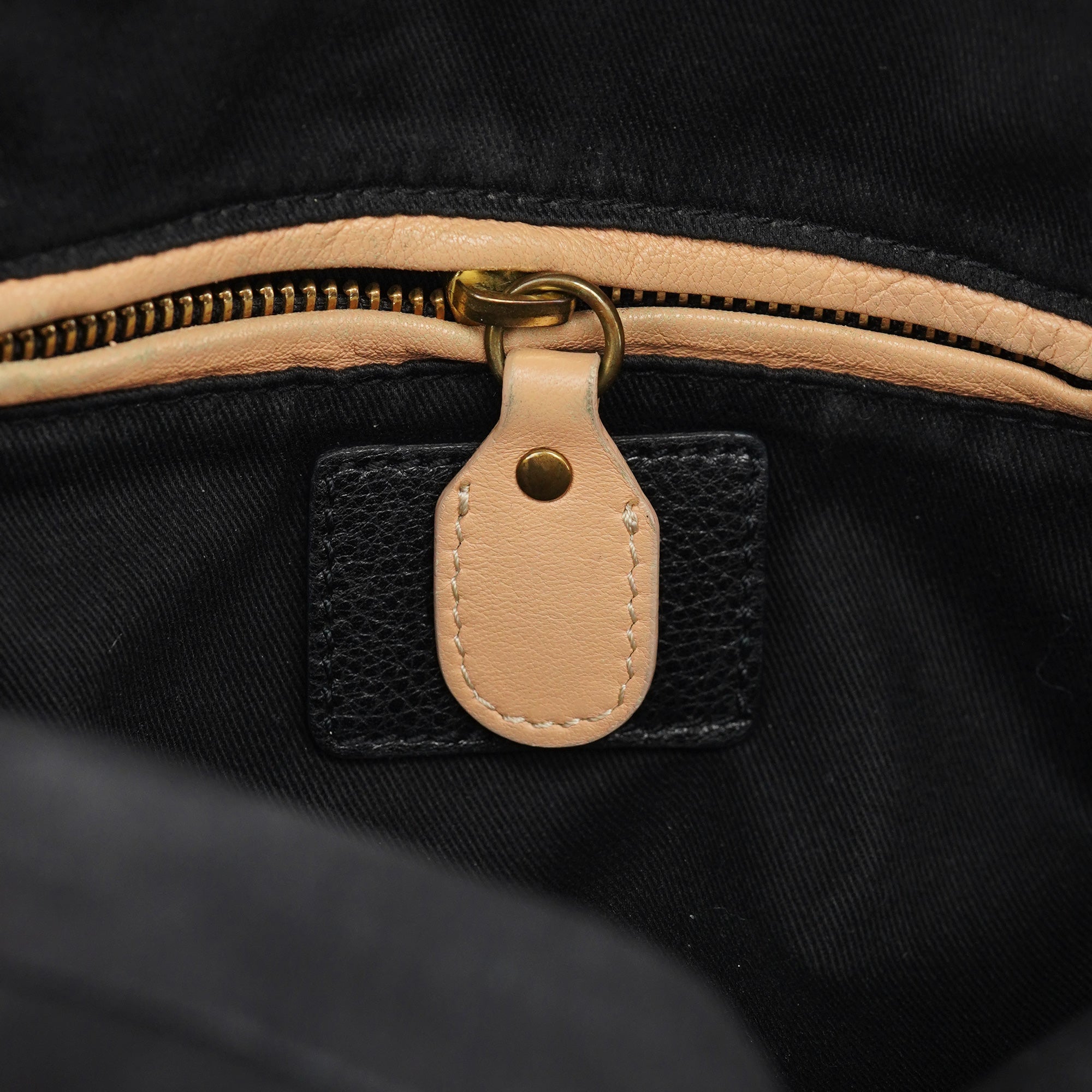 Black Leather Paraty 2-Way Shoulder Bag