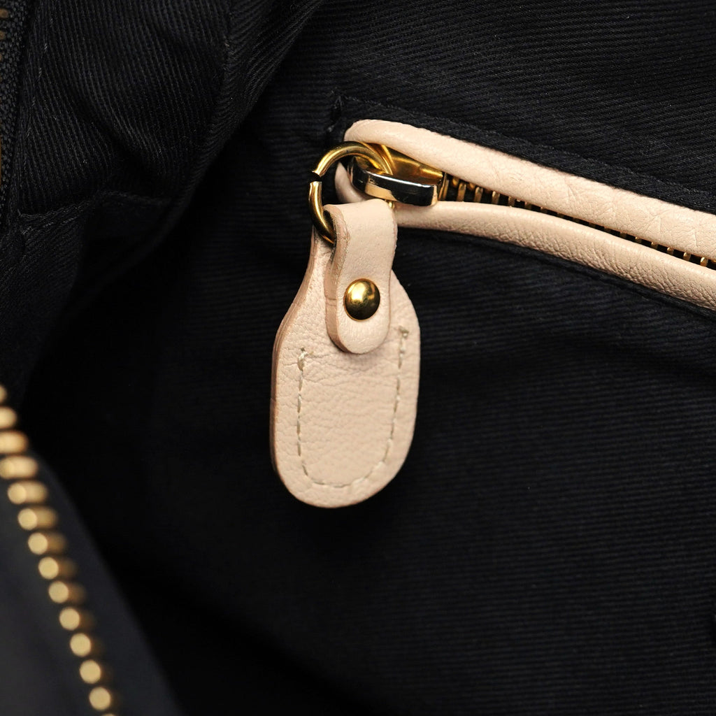 Black Leather Paraty 2-Way Shoulder Bag