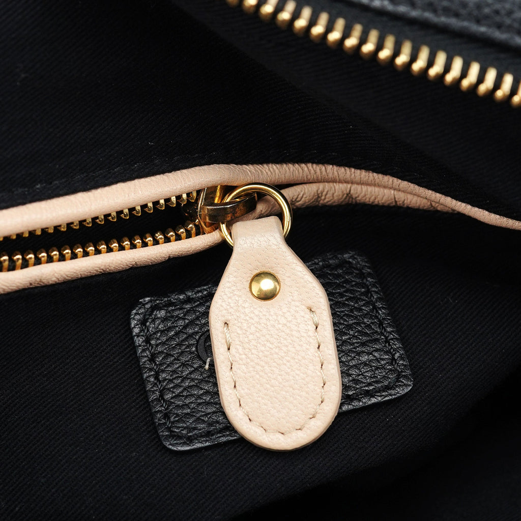 Black Leather Paraty 2-Way Shoulder Bag
