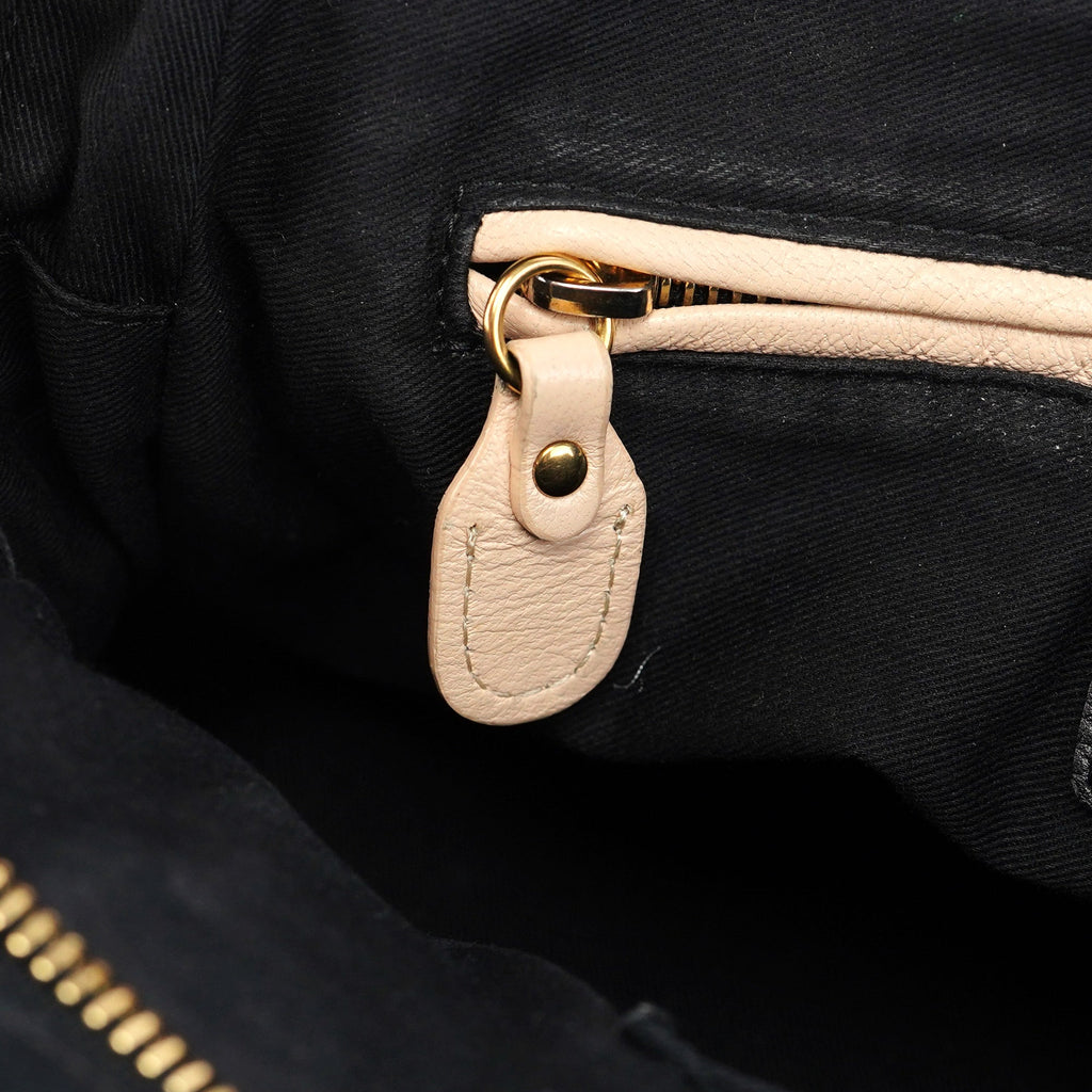 Black Leather Paraty 2-Way Shoulder Bag