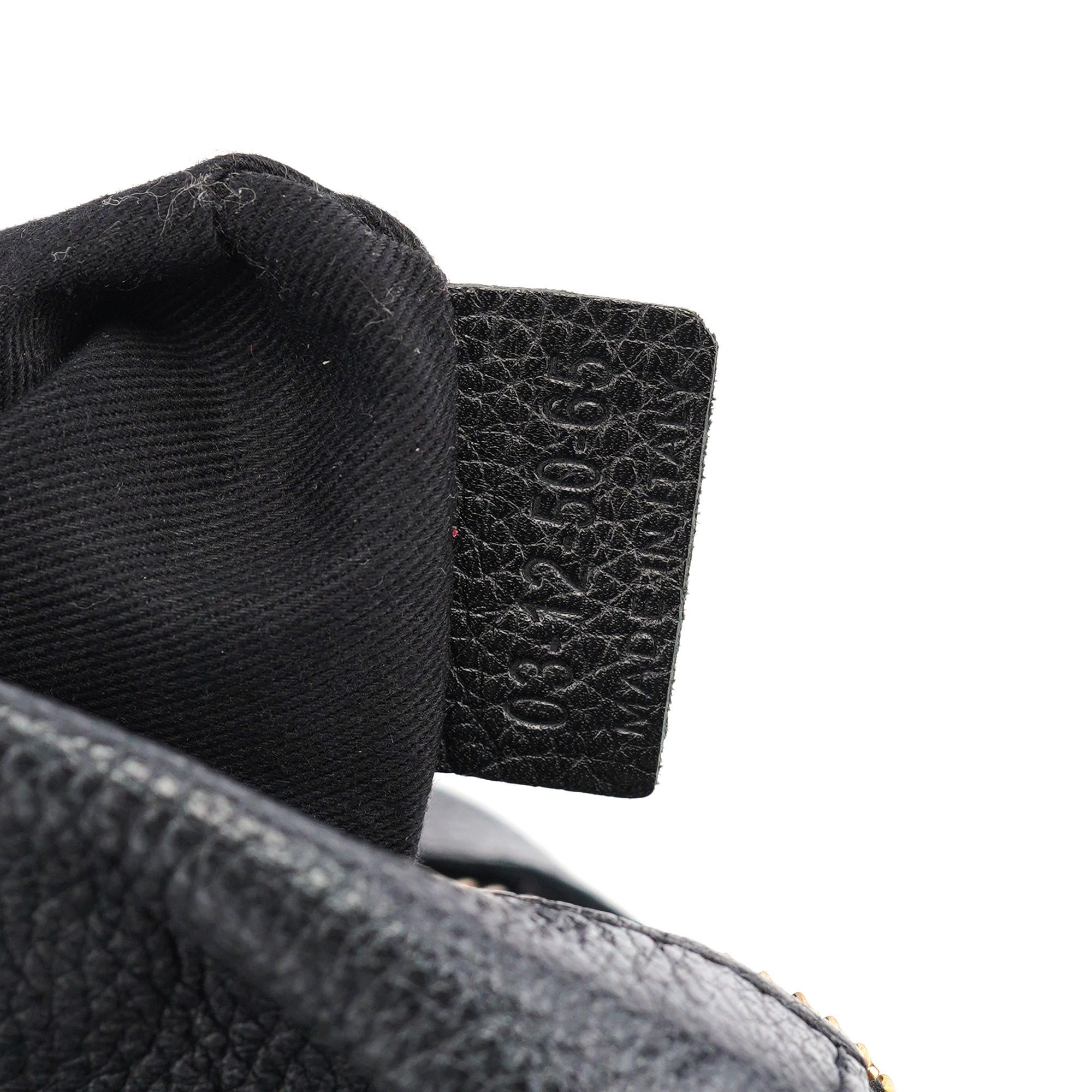Black Leather Paraty 2-Way Shoulder Bag