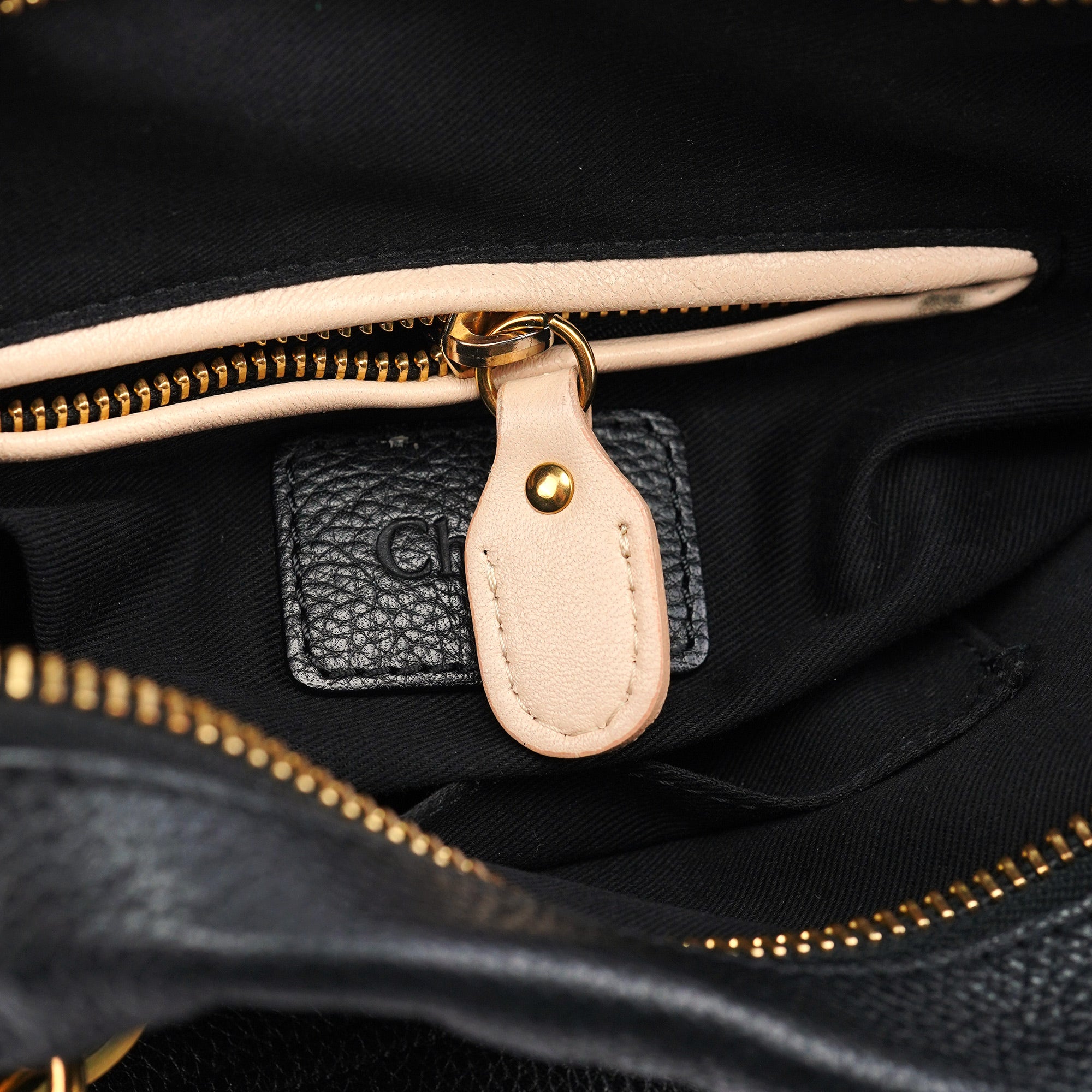 Black Leather Paraty 2-Way Shoulder Bag