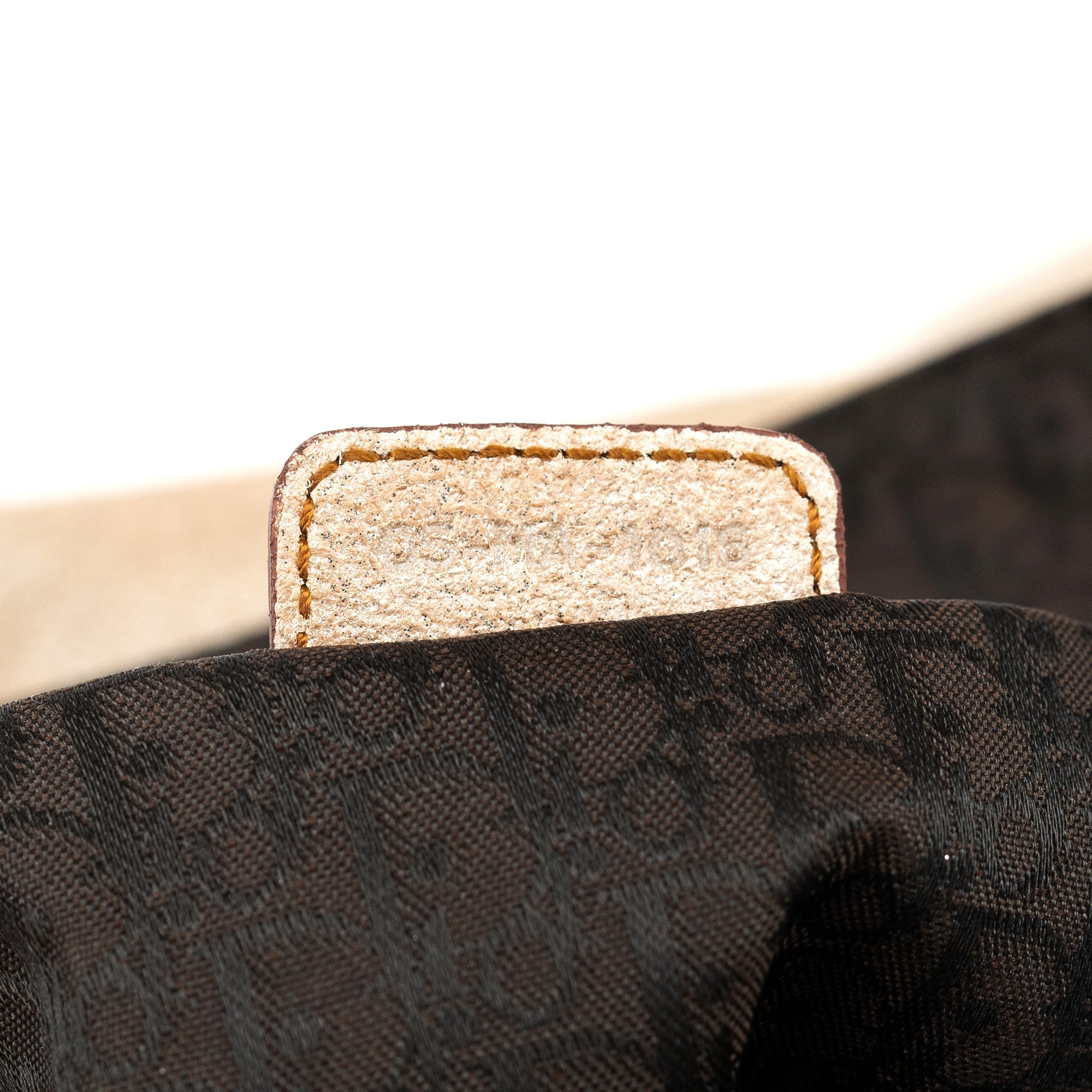 2005 Beige Crackled Leather Gaucho Saddle Bag